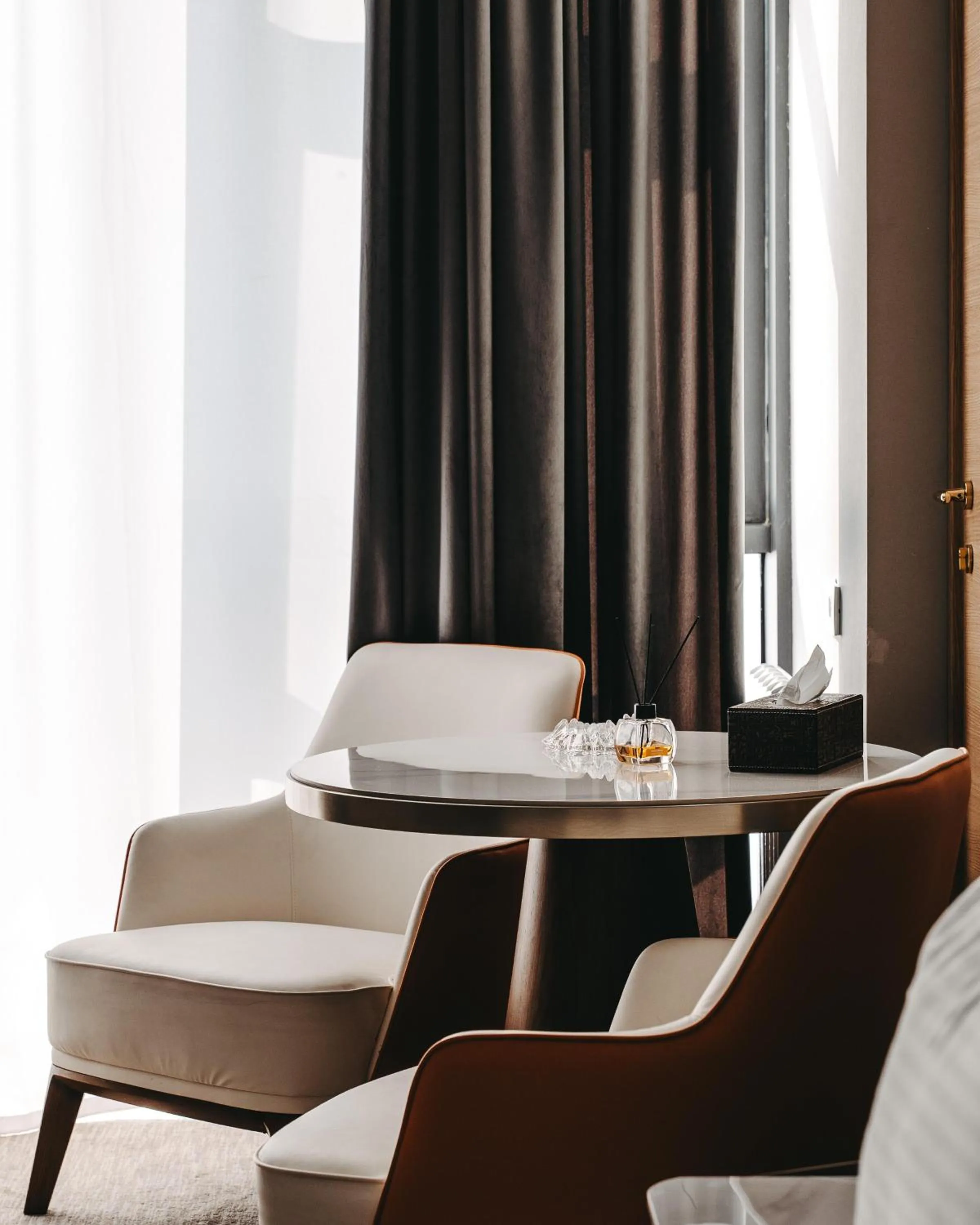 Living room in Port Marine Hotel By HOLLYWOOD