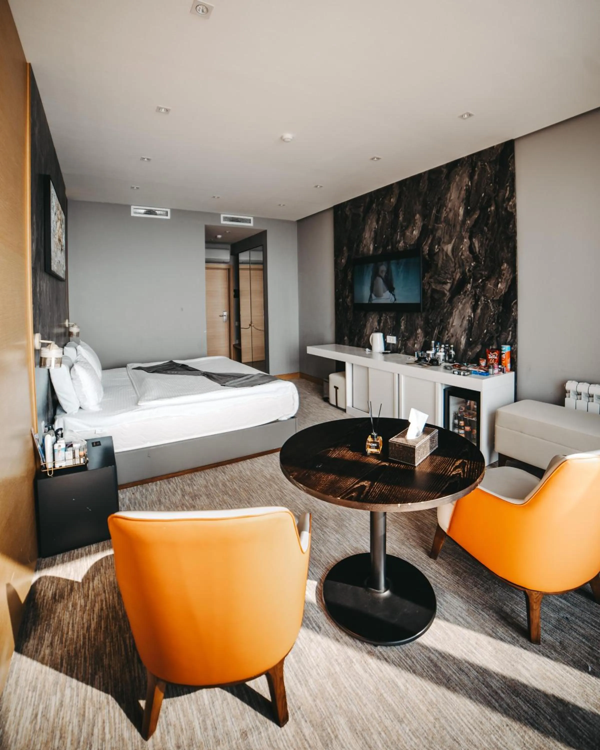 Communal lounge/ TV room, Bed in Port Marine Hotel By HOLLYWOOD