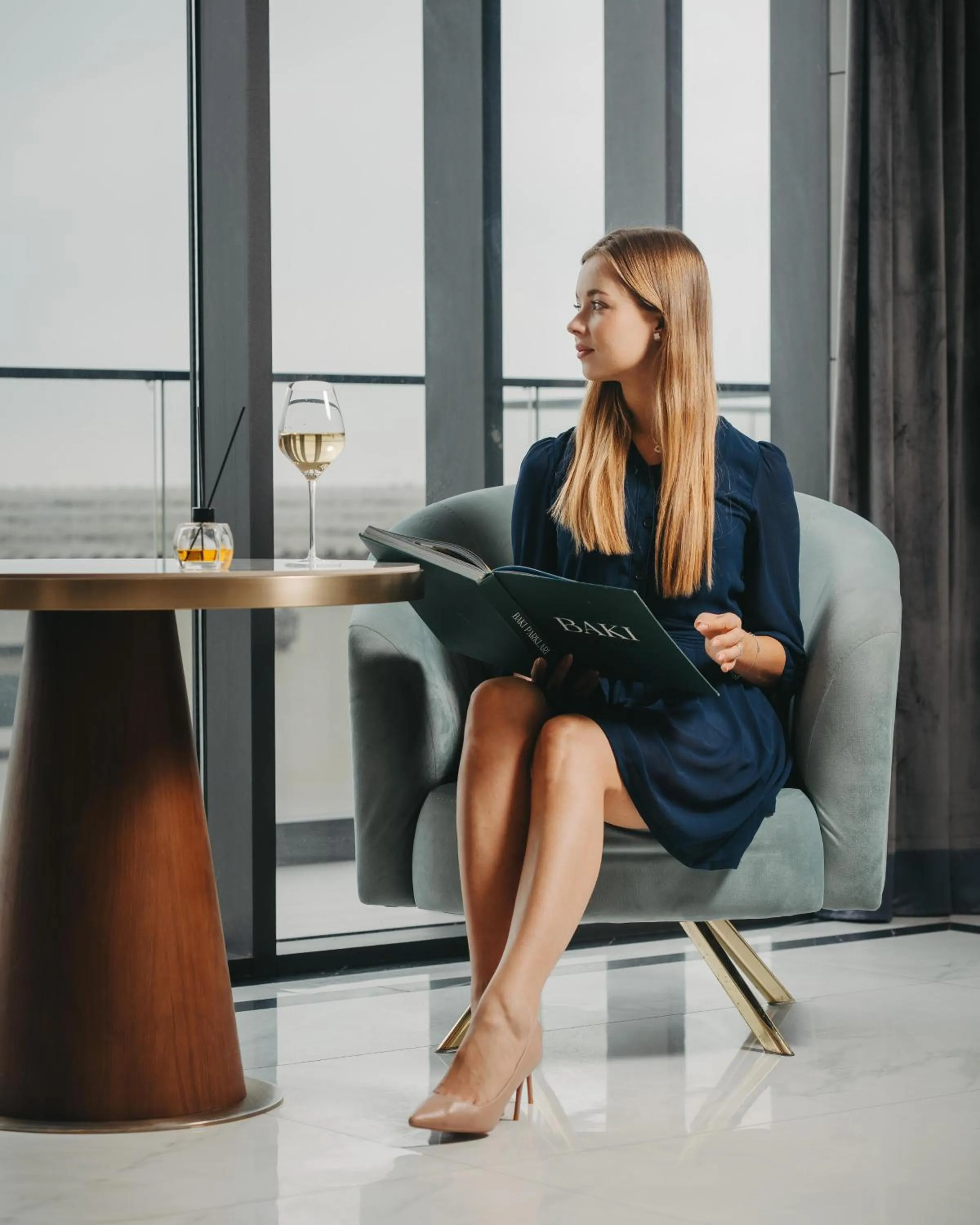 People in Port Marine Hotel By HOLLYWOOD