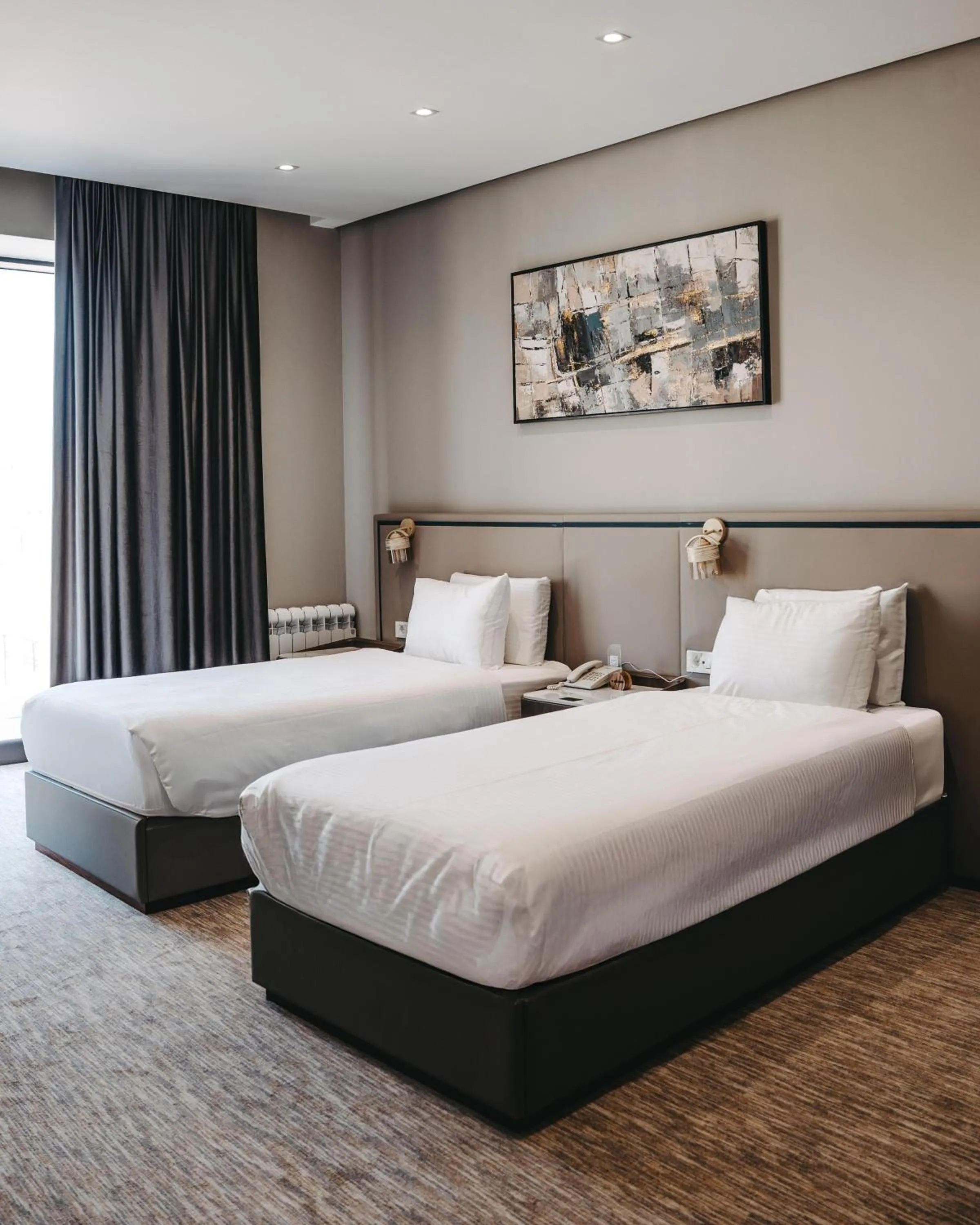 Bedroom, Bed in Port Marine Hotel By HOLLYWOOD