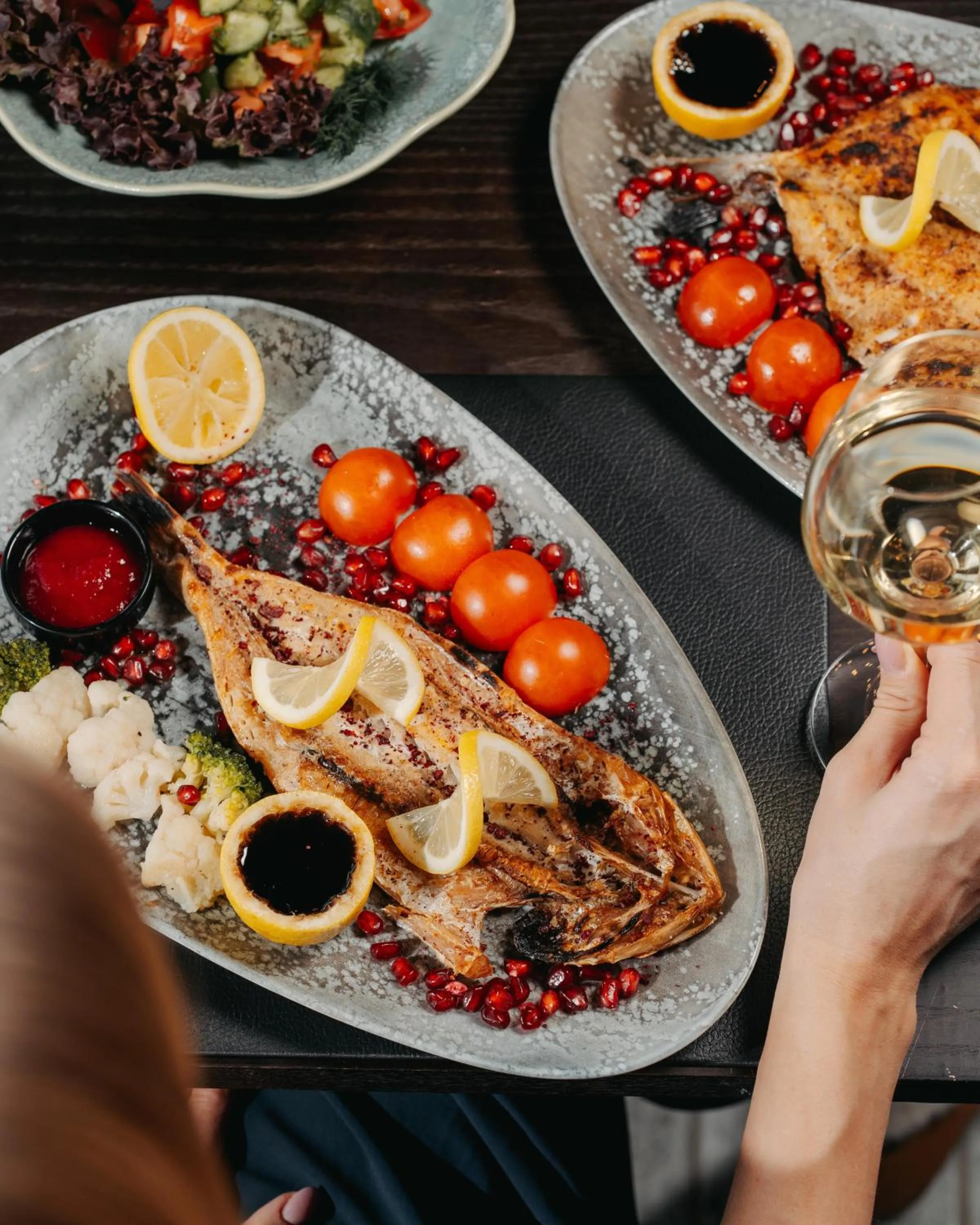 Restaurant/places to eat in Port Marine Hotel By HOLLYWOOD