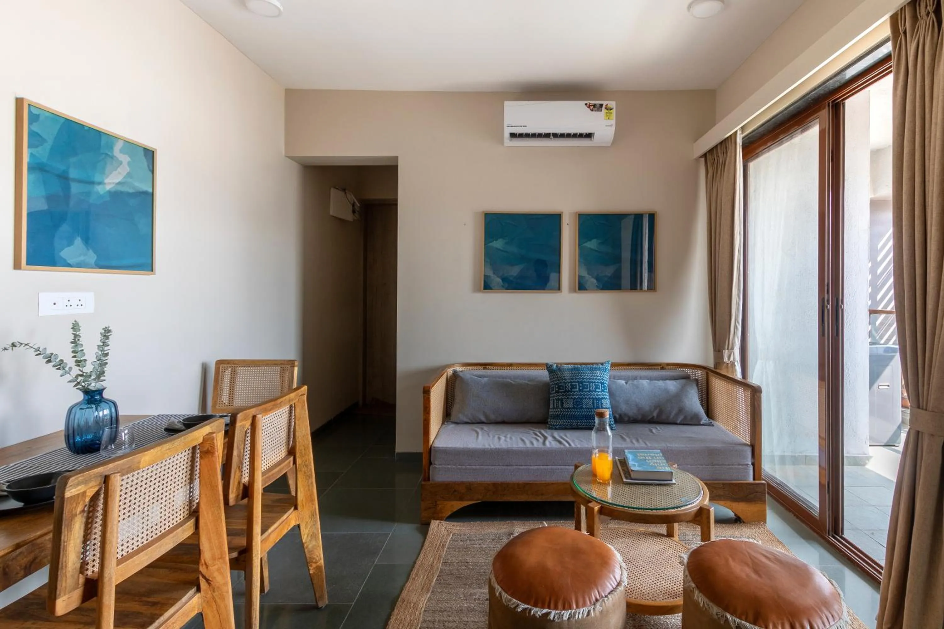 Living room, Seating Area in Hotel Tattva Suites