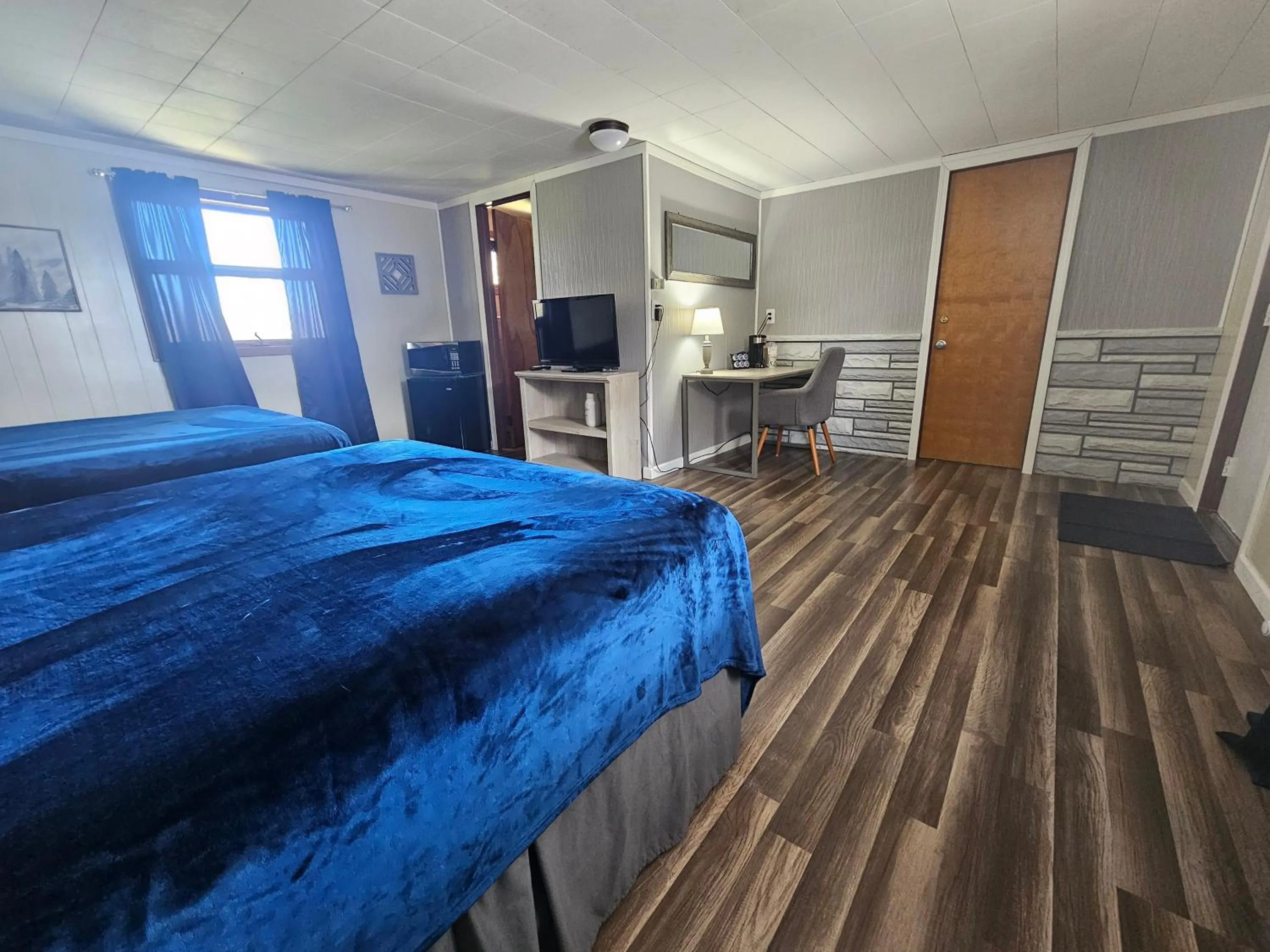 Bed in The Last Resort Motel