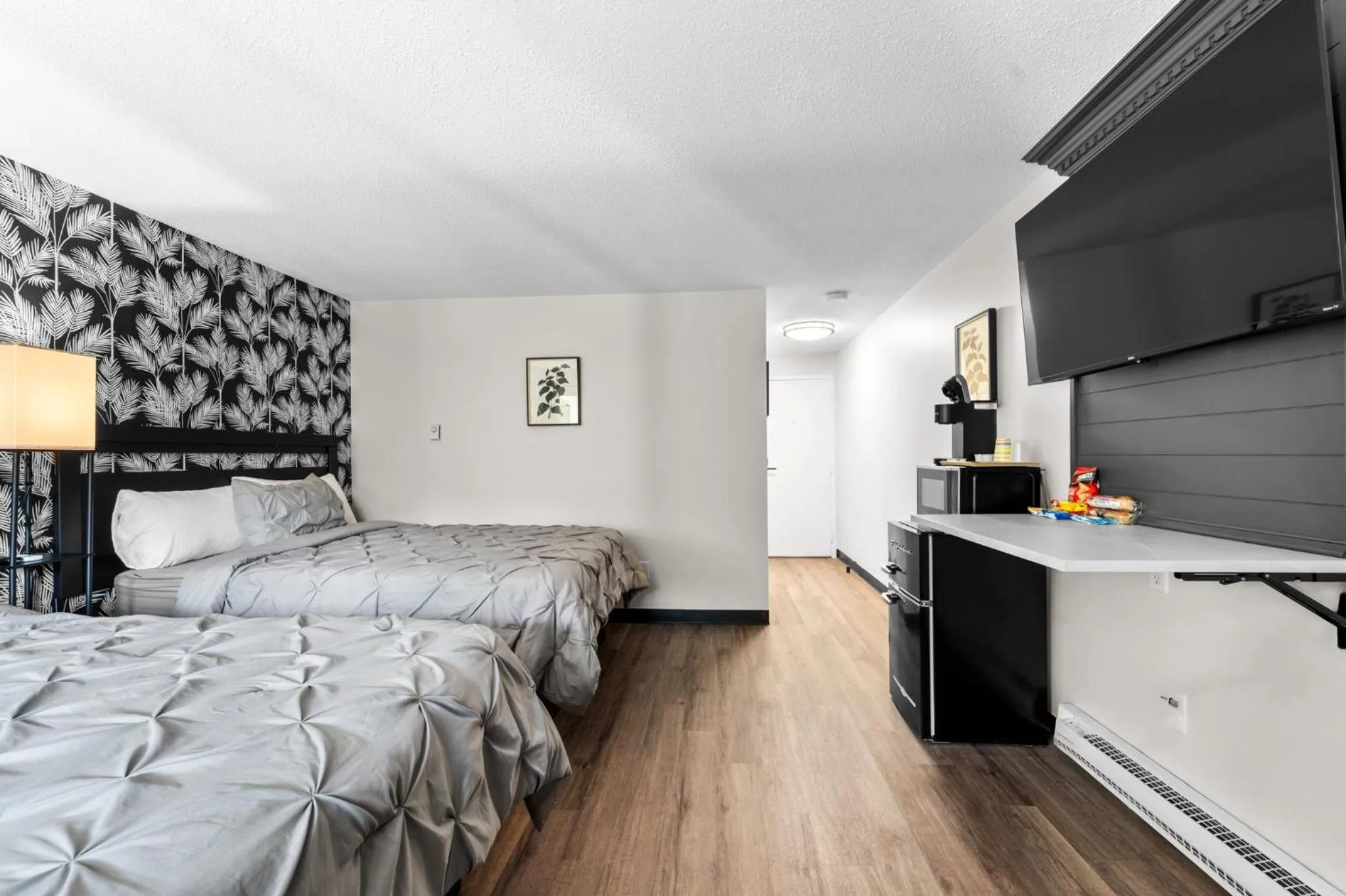 Bed in Green Harbor Hotel