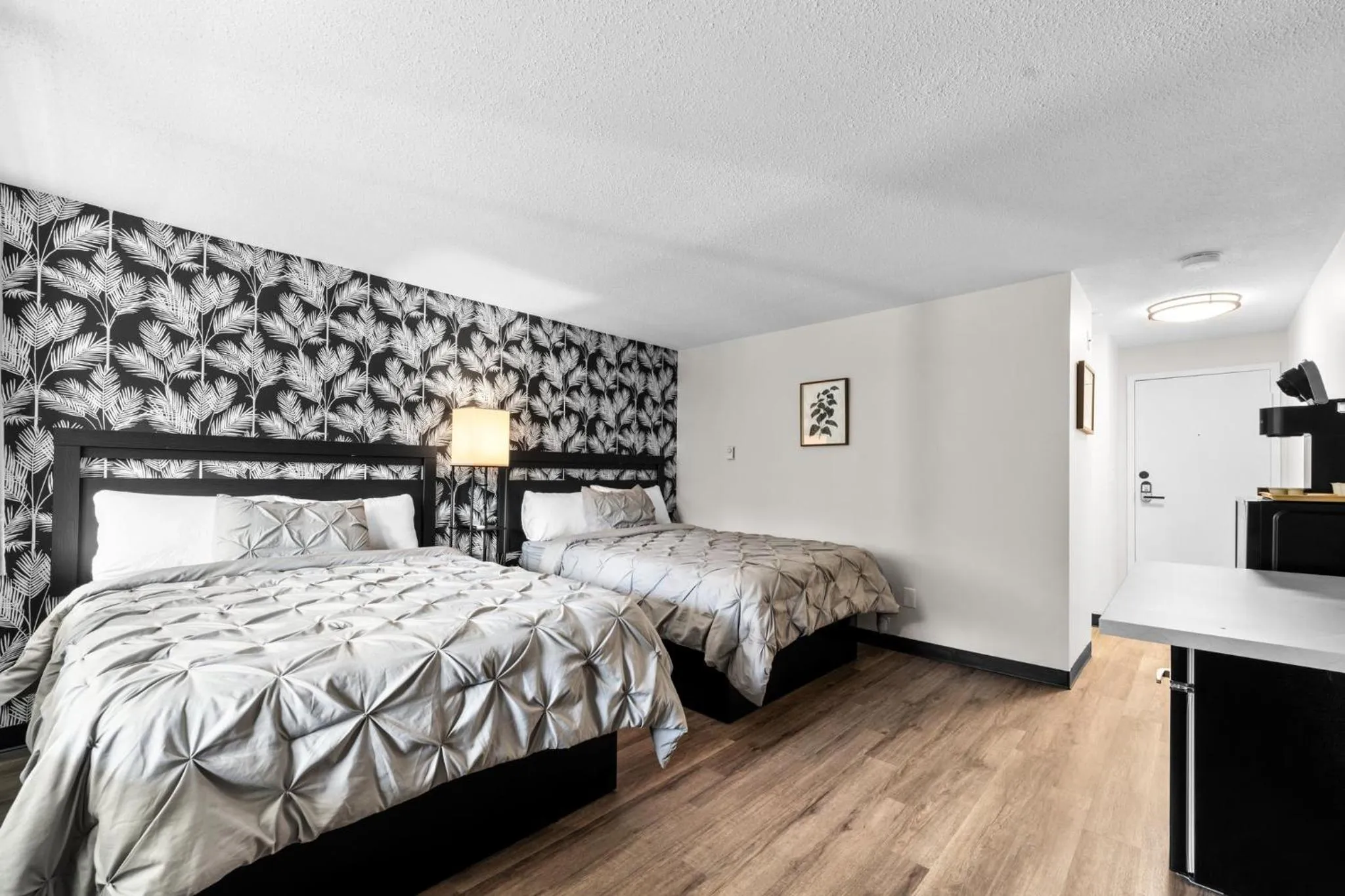 Bed in Green Harbor Hotel