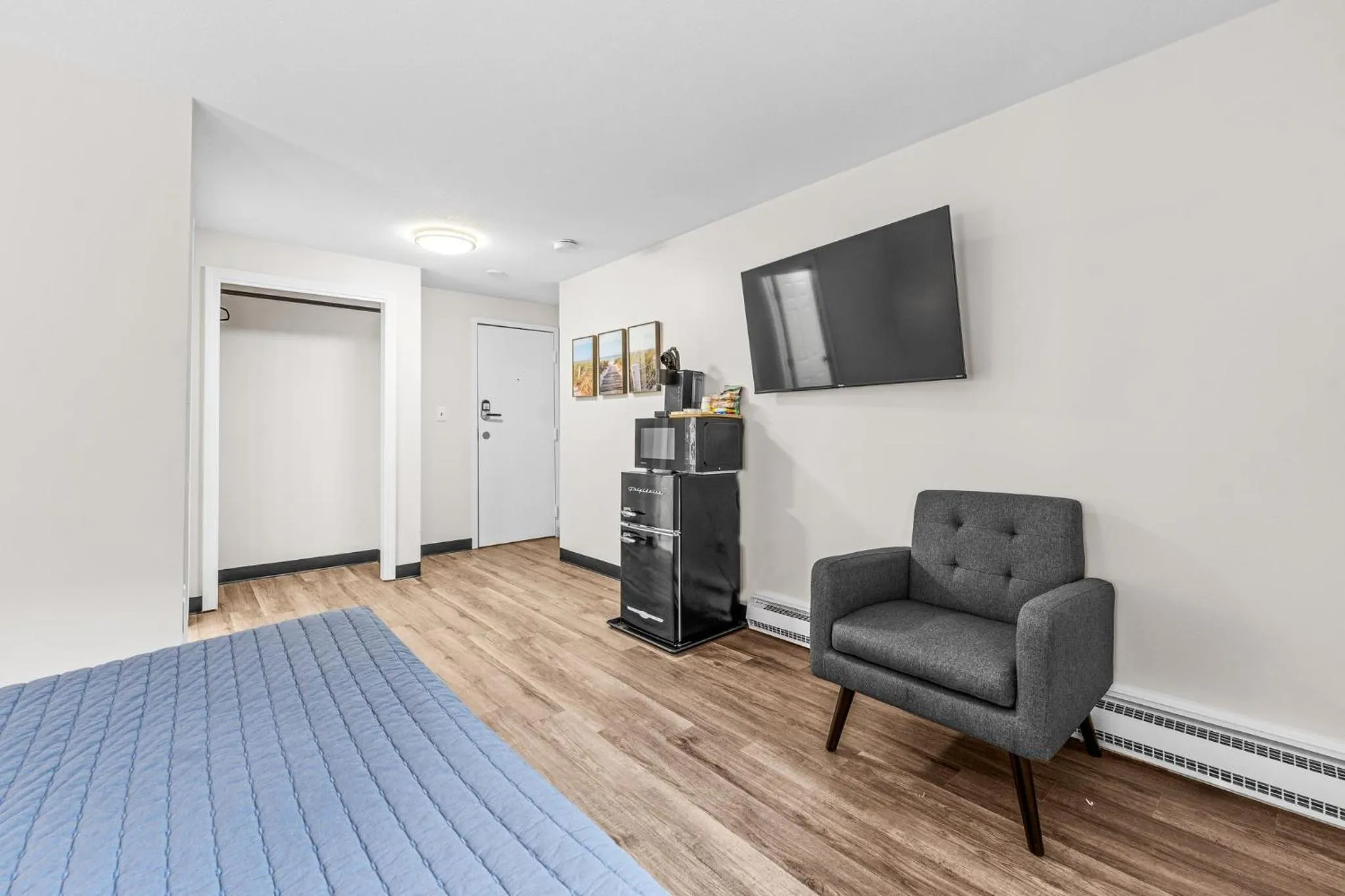 Bed in Green Harbor Hotel