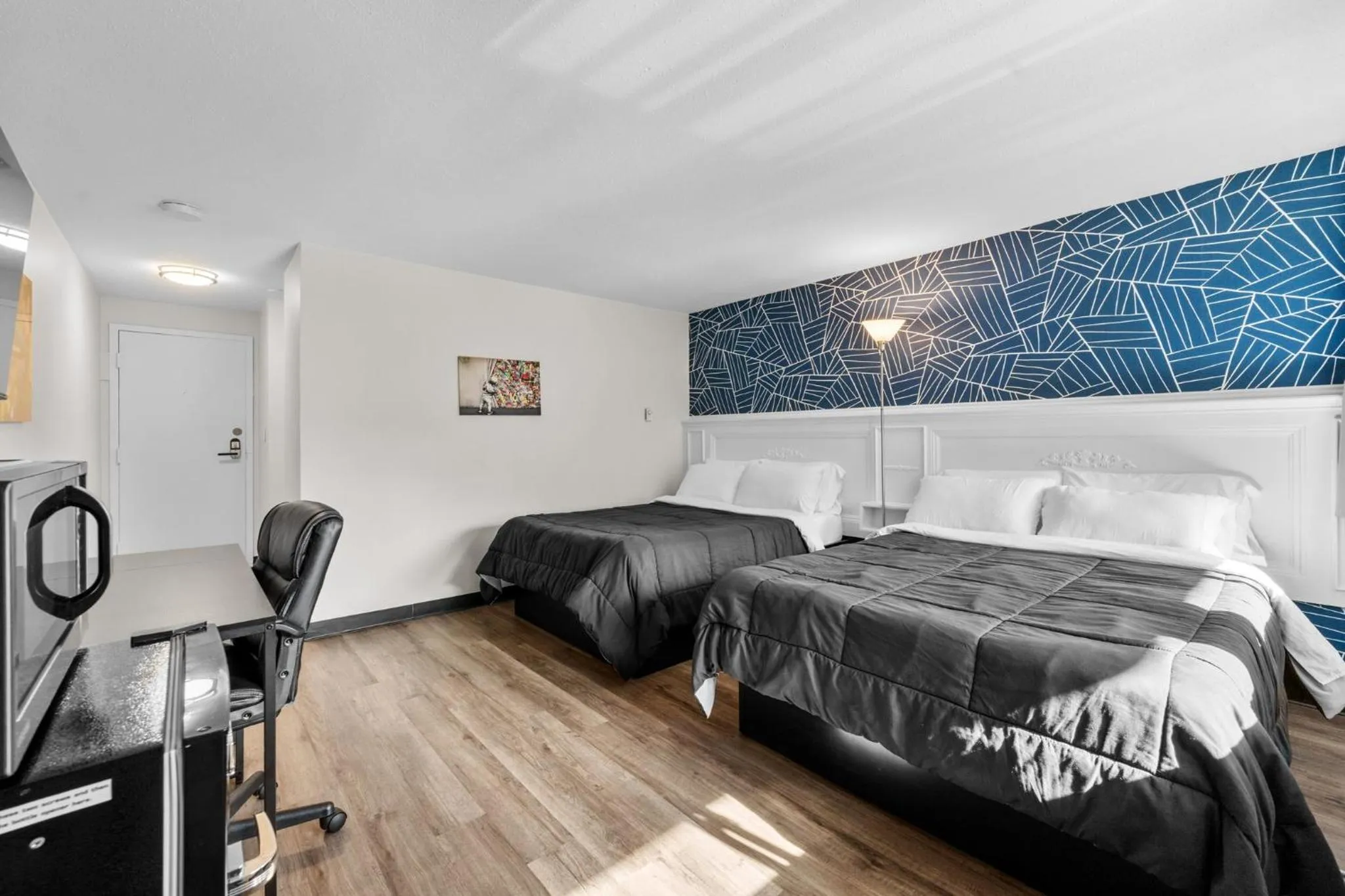 Bed in Green Harbor Hotel