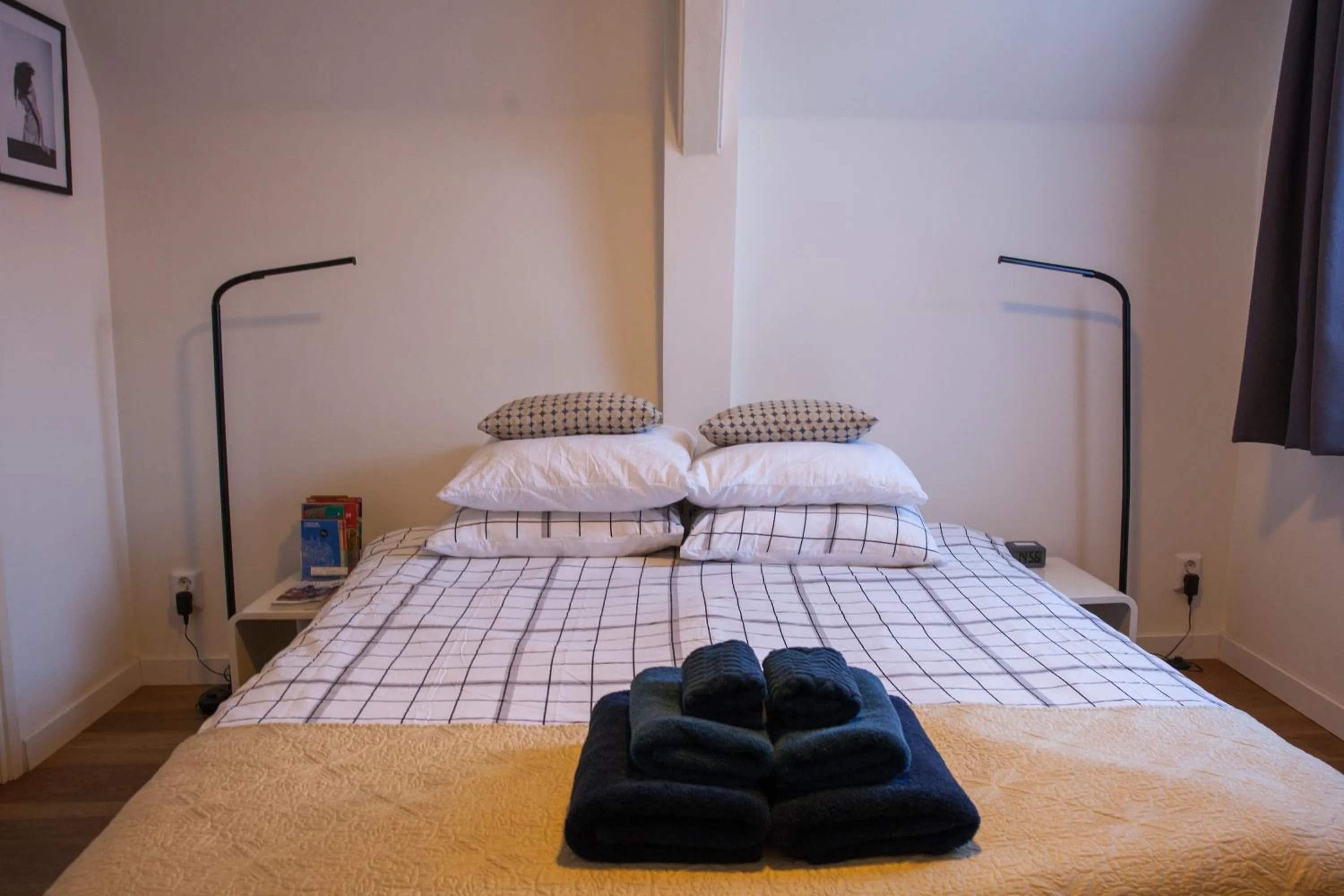 Photo of the whole room, Bed in Kuwadro Guesthouse Jordaan