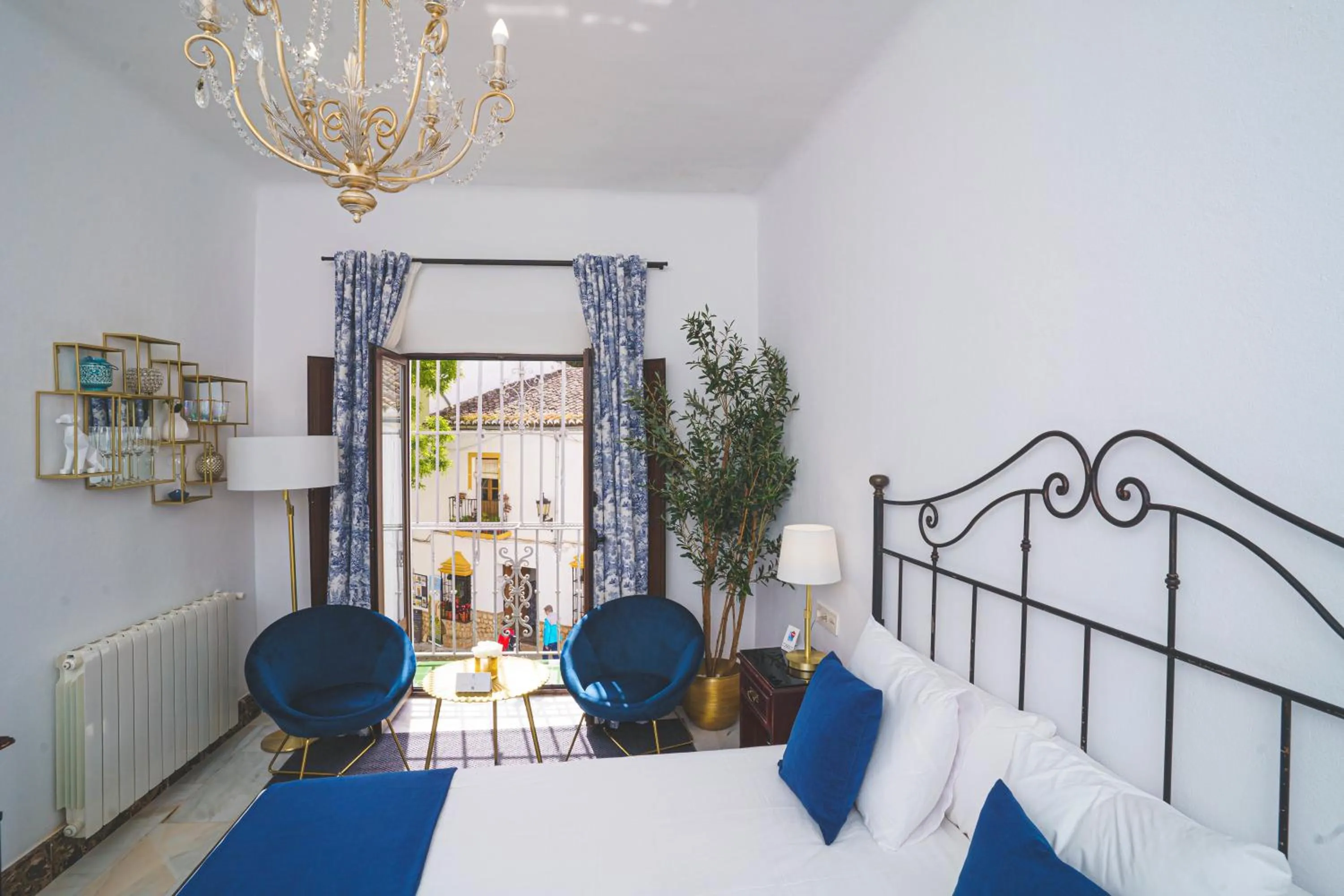 Photo of the whole room, Bed in Hotel Boutique Palacio De La Duquesa