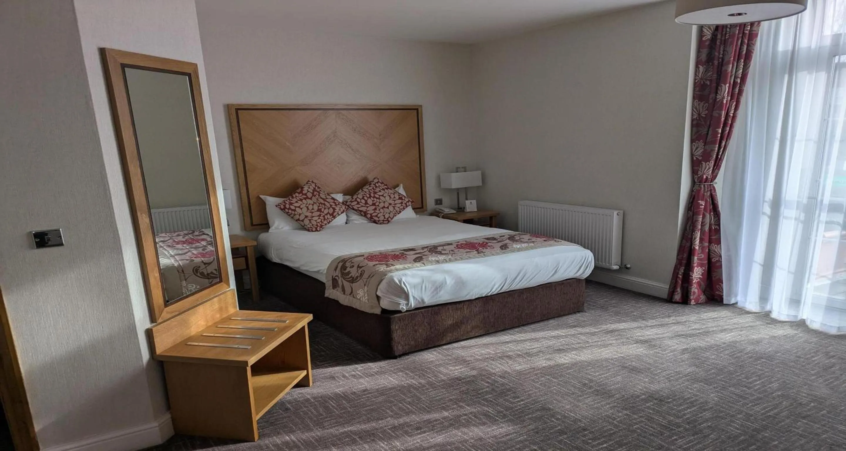 Sports, Bed in Best Western Homestead Court Hotel