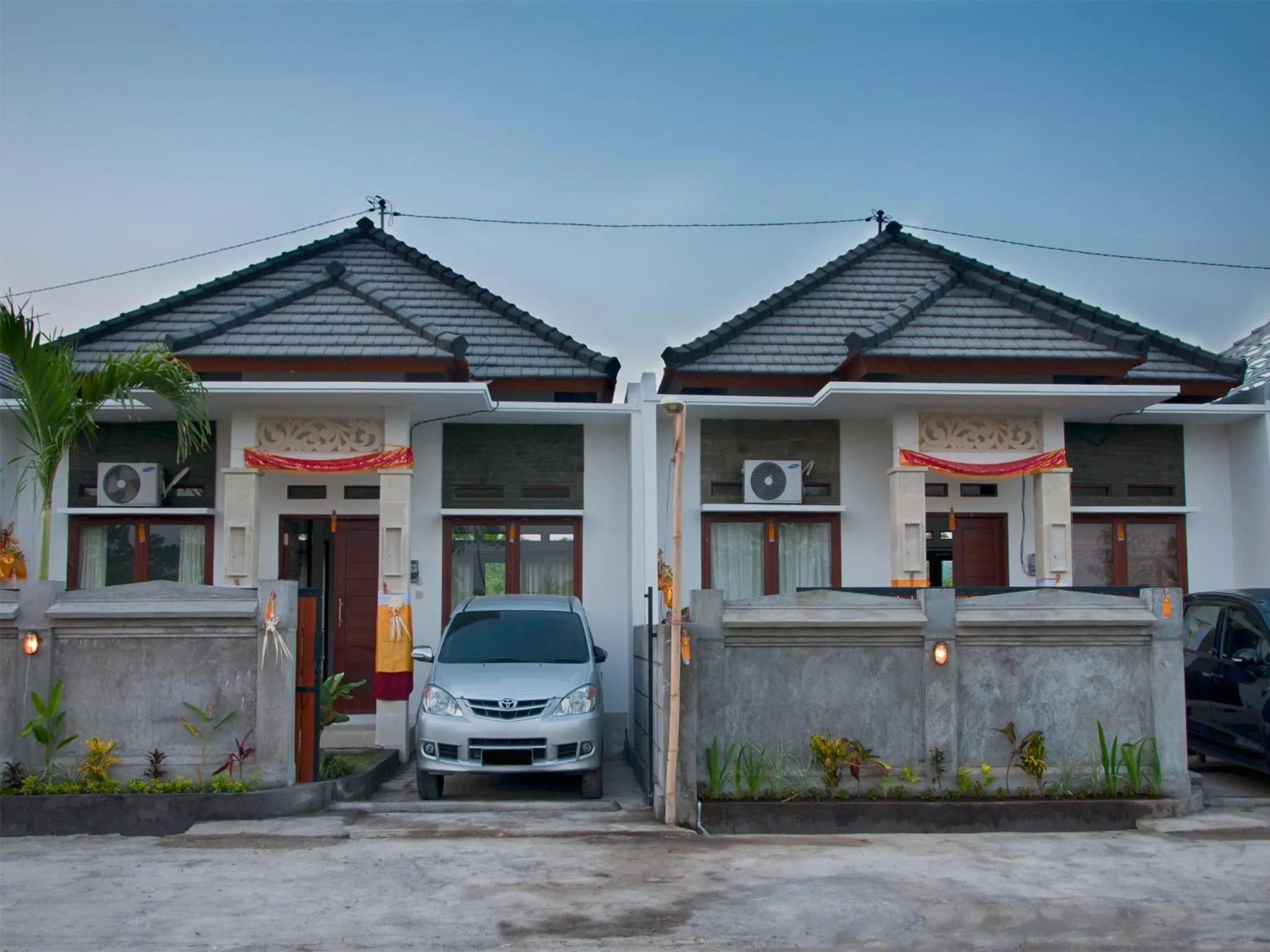 Facade/entrance in Villa Dencarik