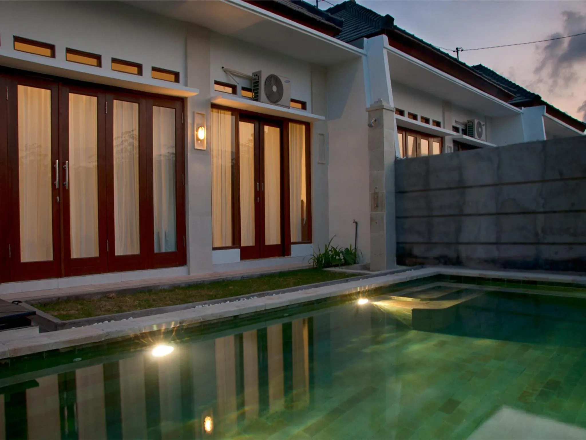 Swimming pool in Villa Dencarik