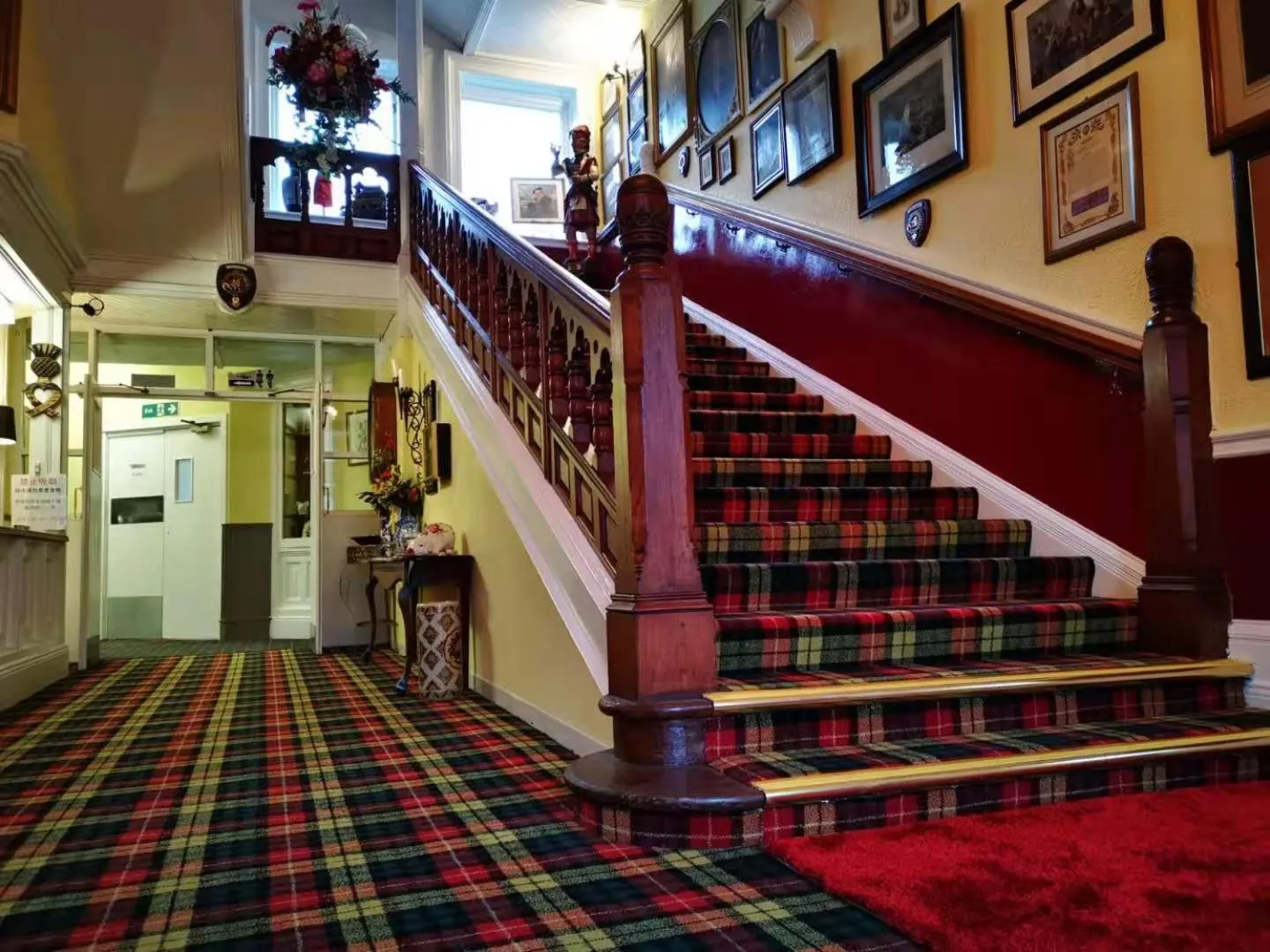 Lobby or reception in Dreadnought Hotel