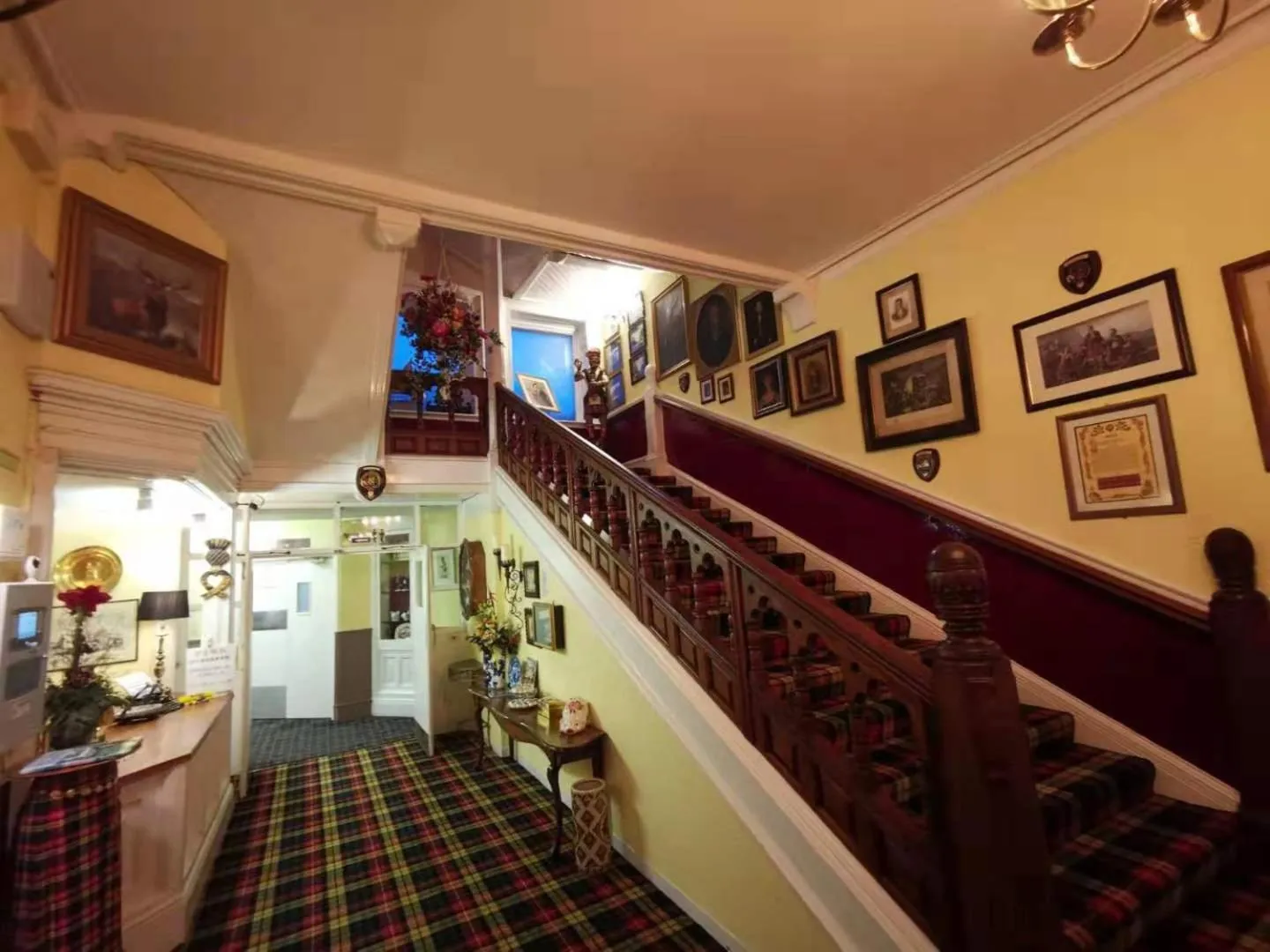 Lobby or reception in Dreadnought Hotel