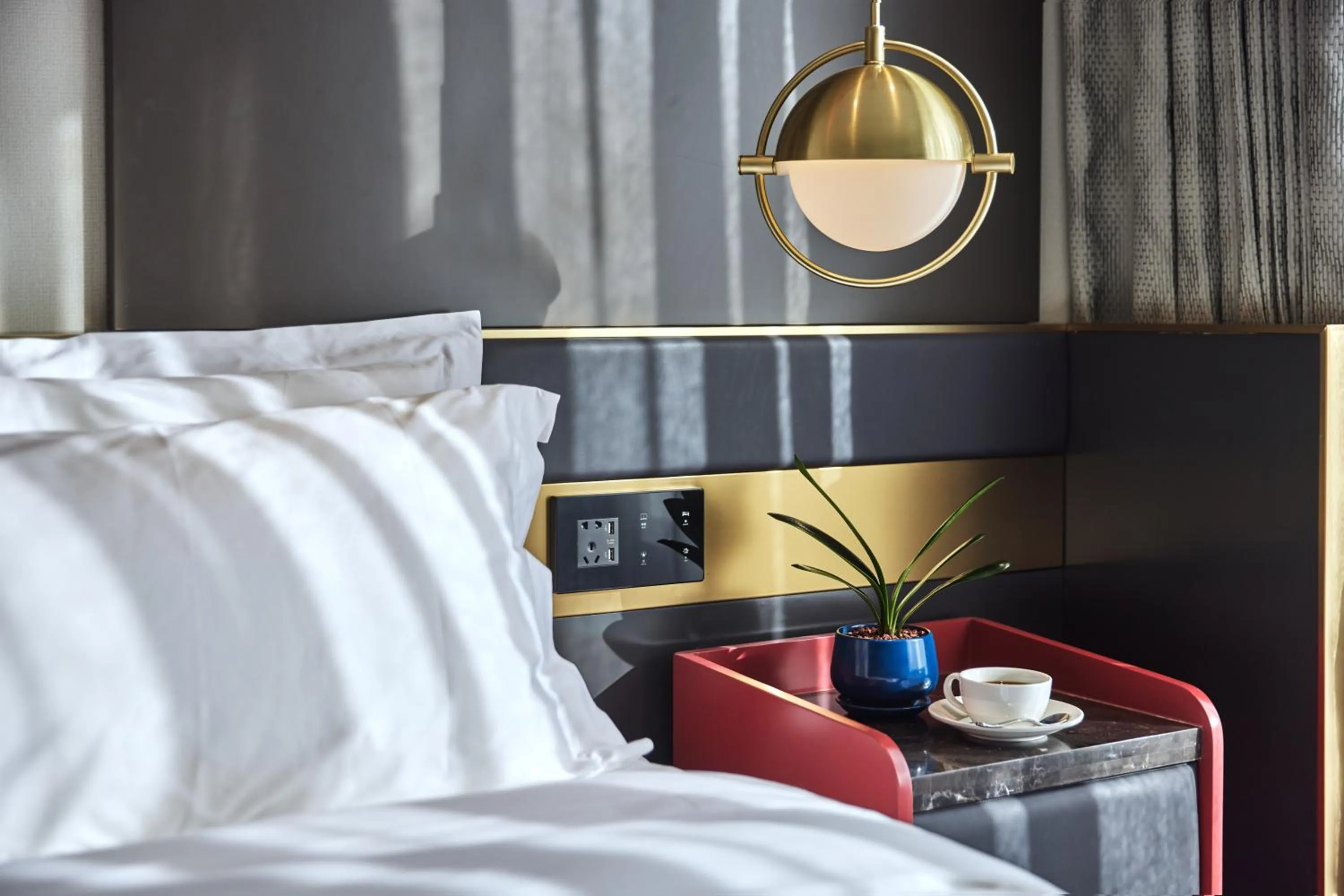 Bed in M Hotel - Beijing Tiananmen Square Qianmen Subway Station