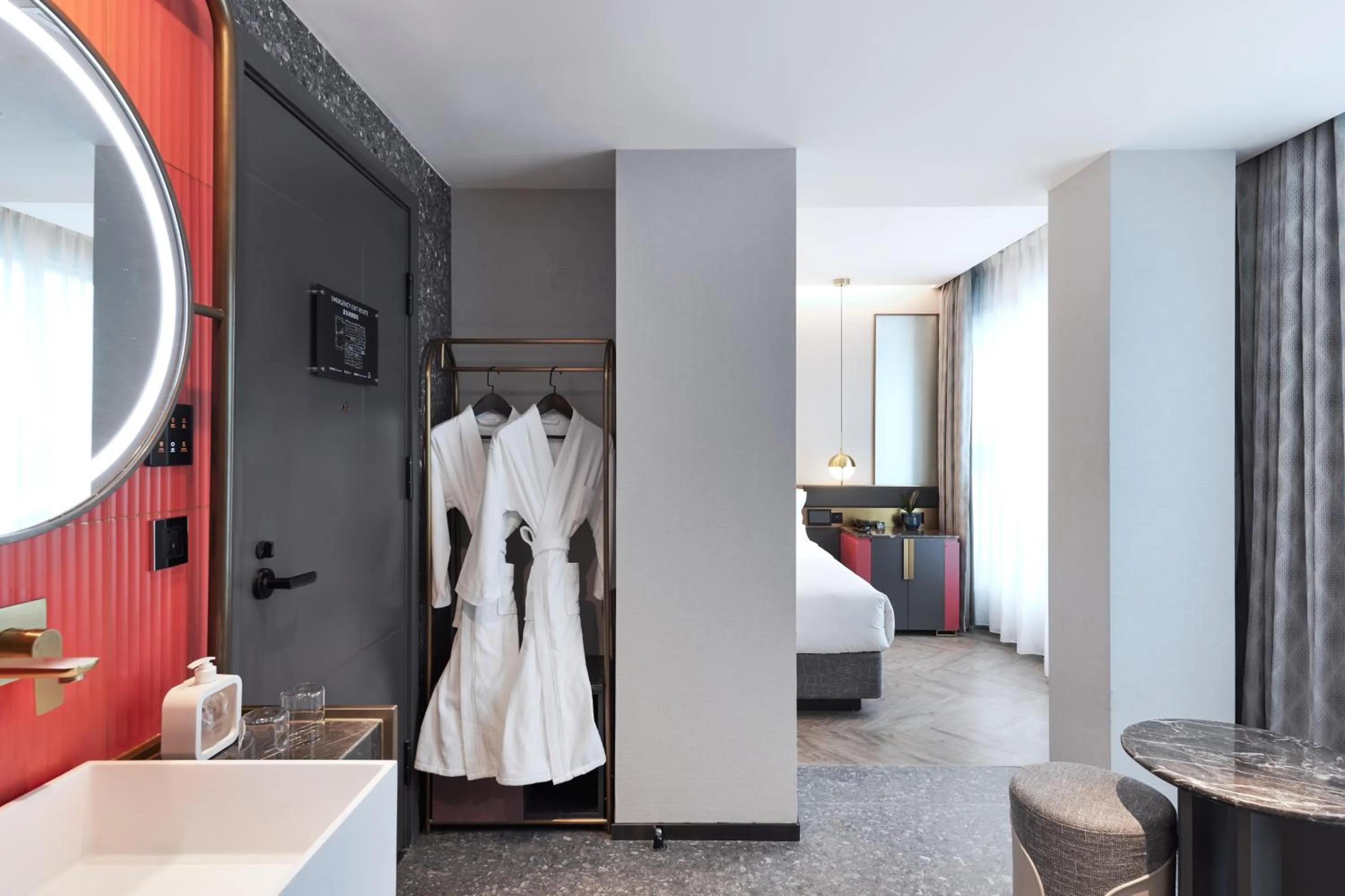 Bed in M Hotel - Beijing Tiananmen Square Qianmen Subway Station