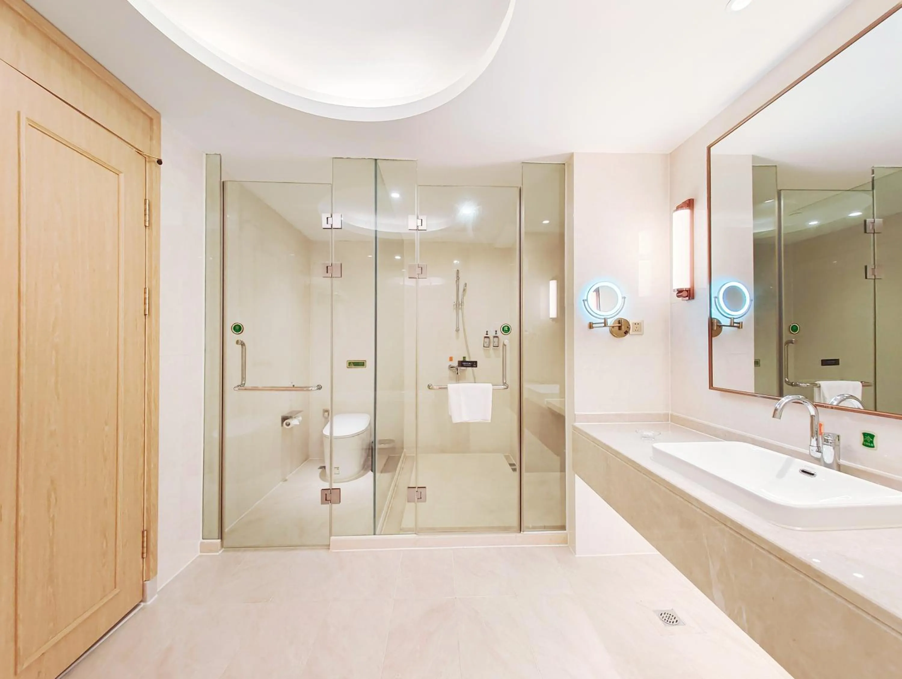 Toilet in Vienna International Hotel Wenchang