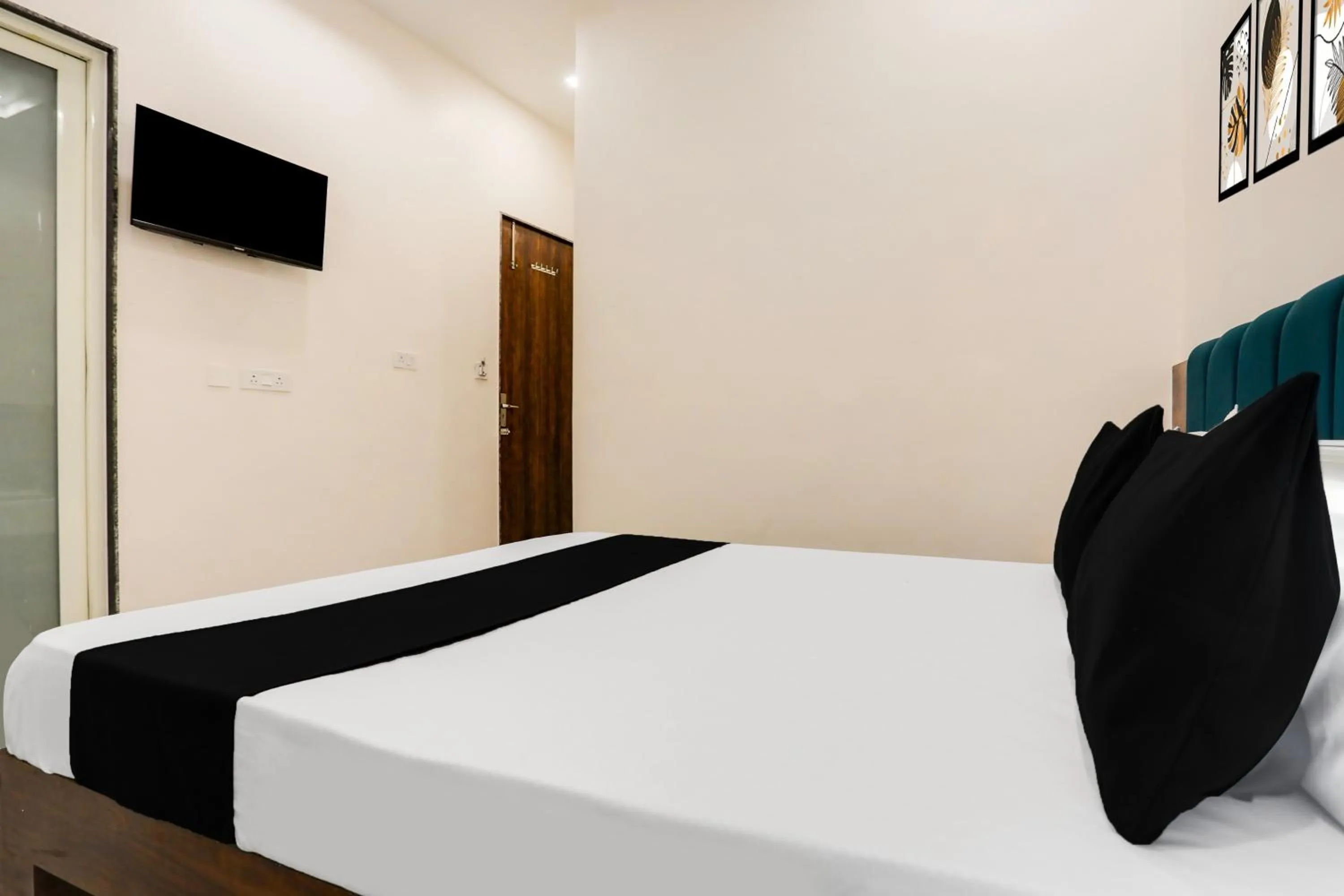 Bedroom, Bed in Hotel O Kota Railway Junction Formerly Formerly Aagam Inn