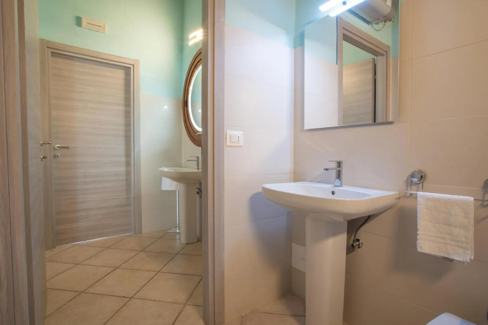 Bathroom in Hotel Caneo