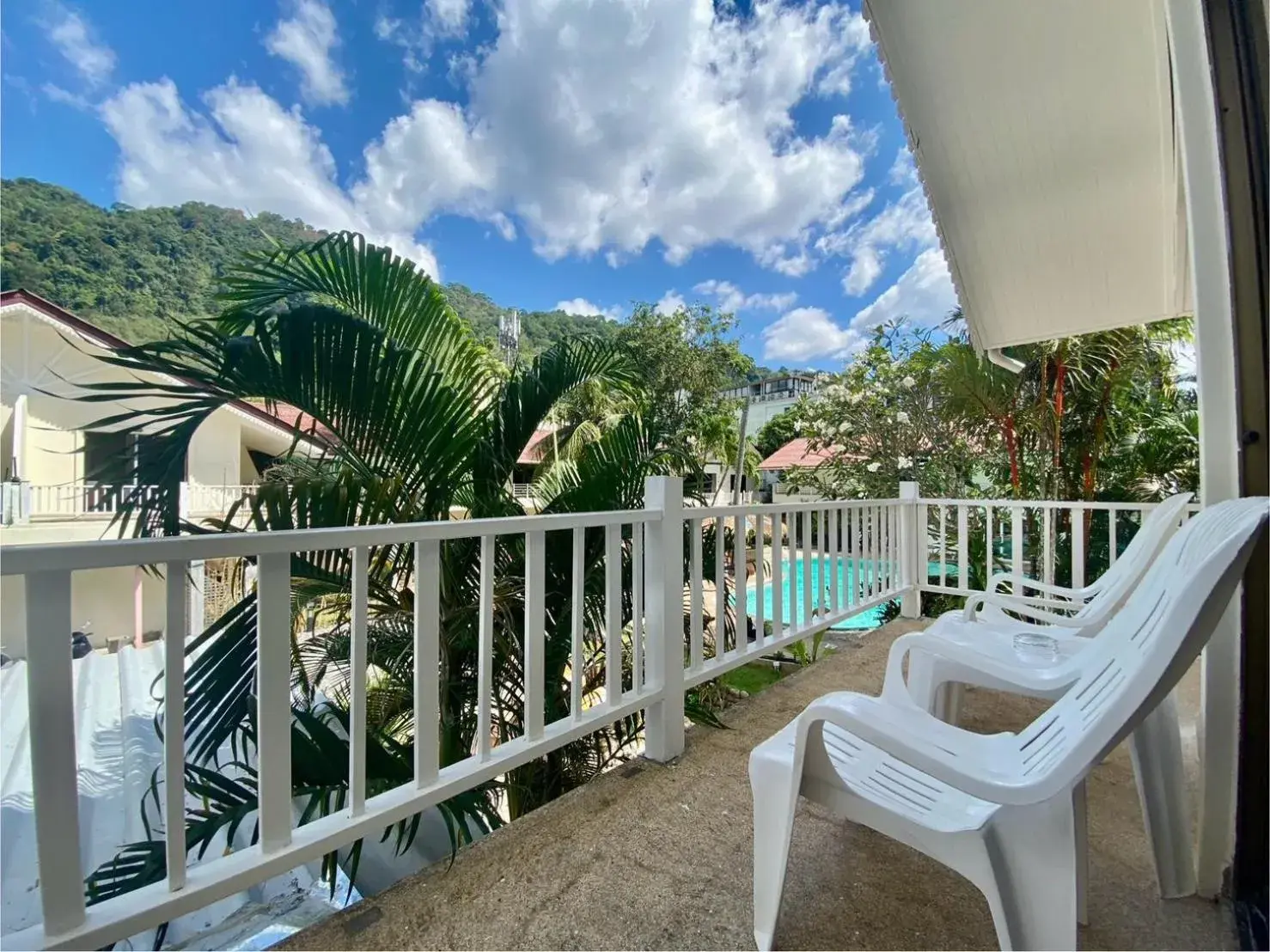 Deluxe Triple Room in V Beach Resort Deluxe Triple Room in V Beach Resort