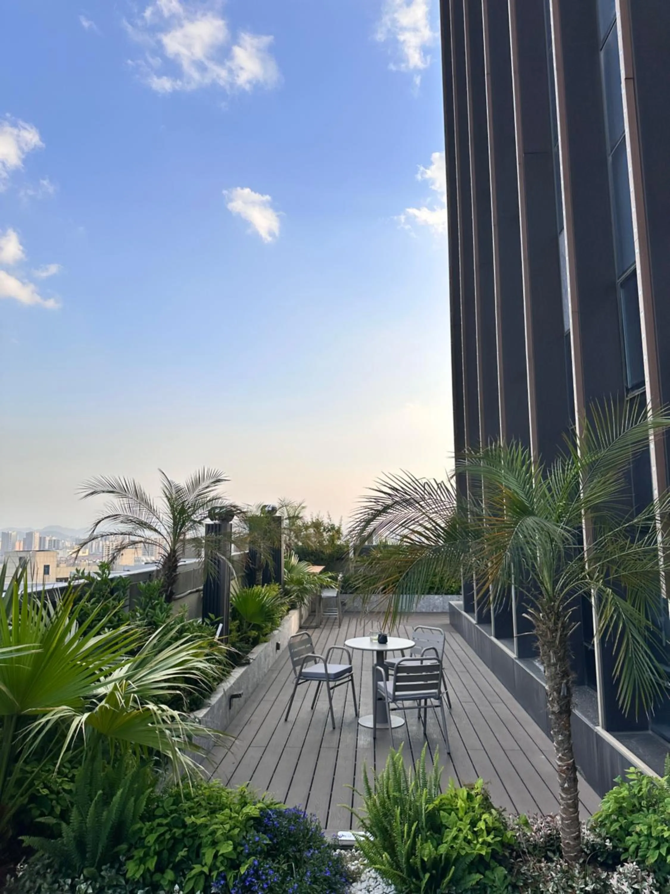 Balcony/Terrace in SSAW Boutique Hotel Hangzhou Chengjun Grand Canal