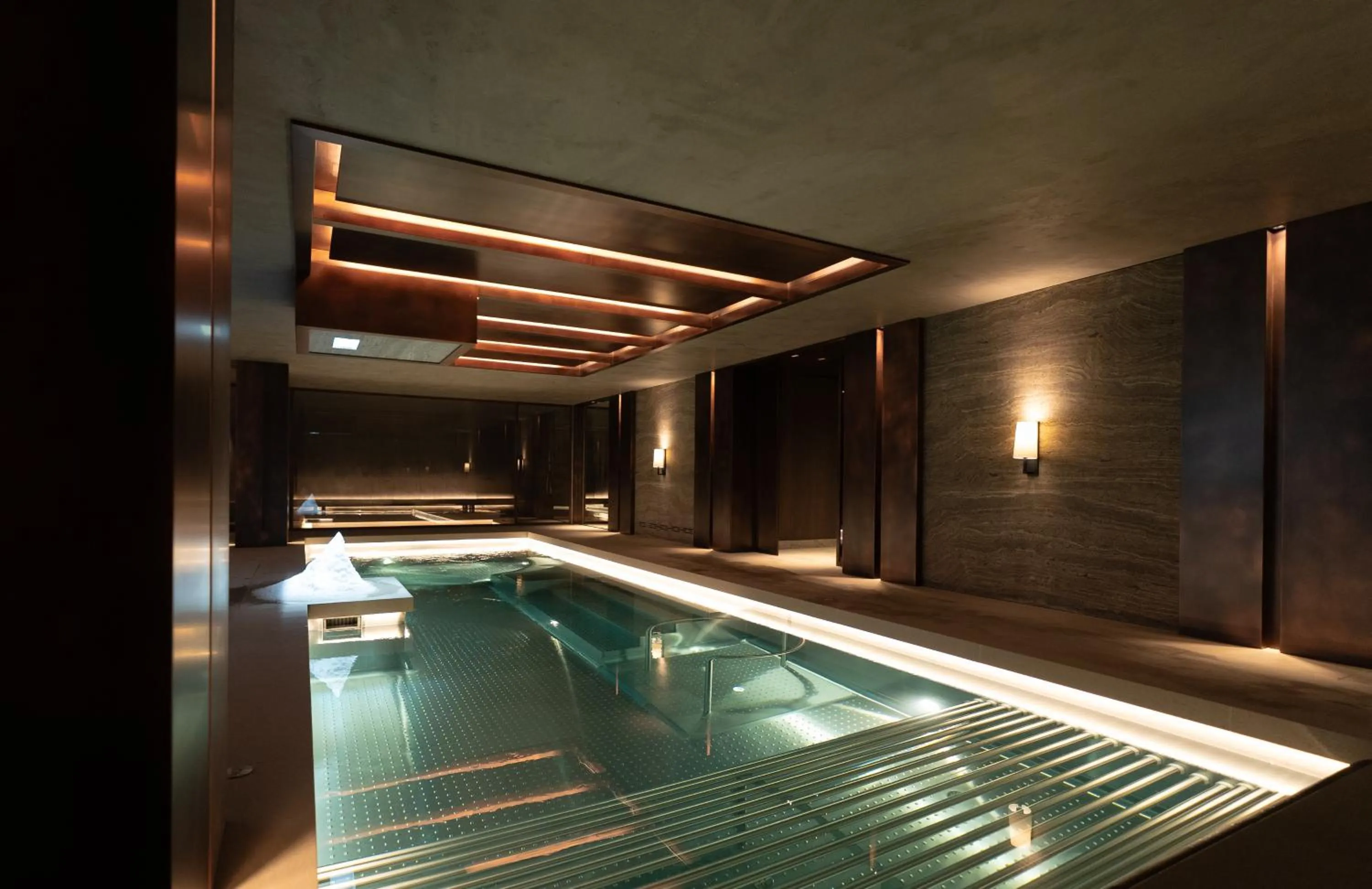 Spa and wellness centre/facilities in No 14 Verbier