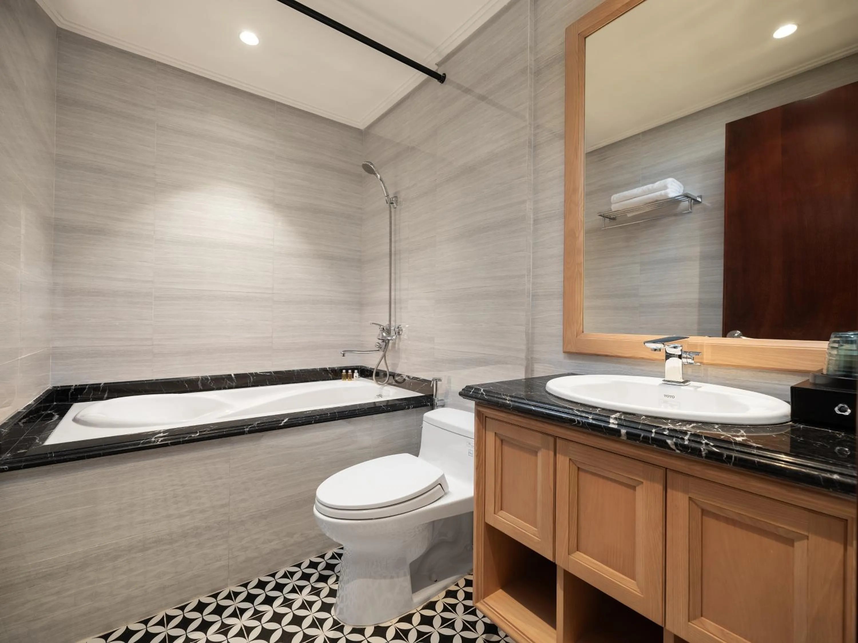 Shower in Saigon Aroma Hotel