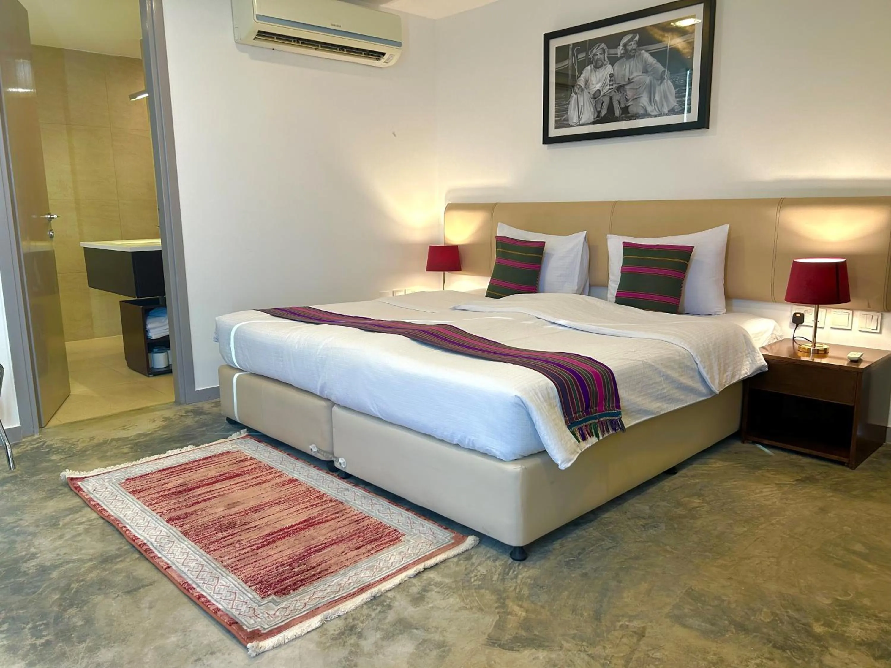 Bedroom, Bed in The View