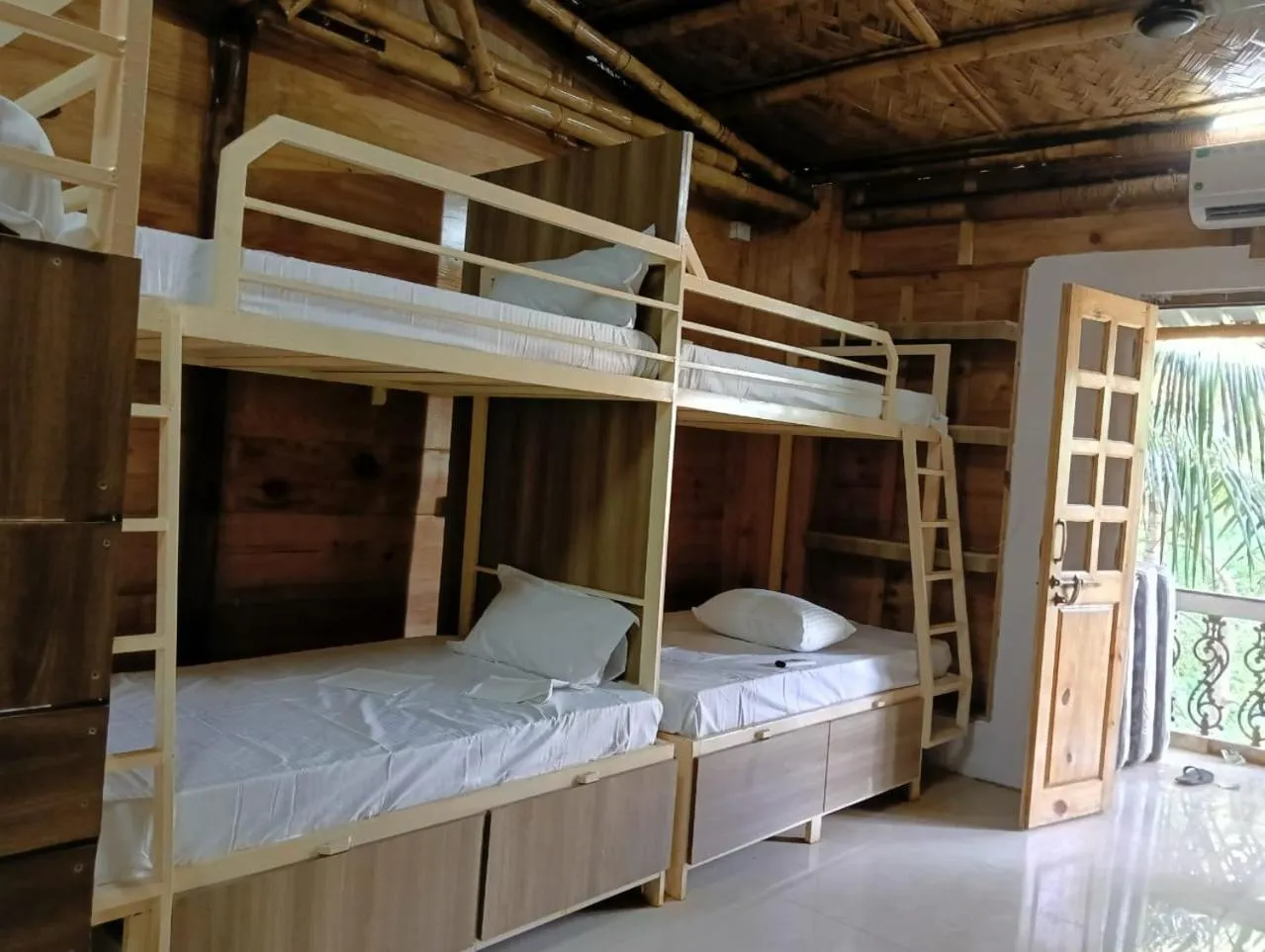 Bed in Jeet hostel and Stay Rooms