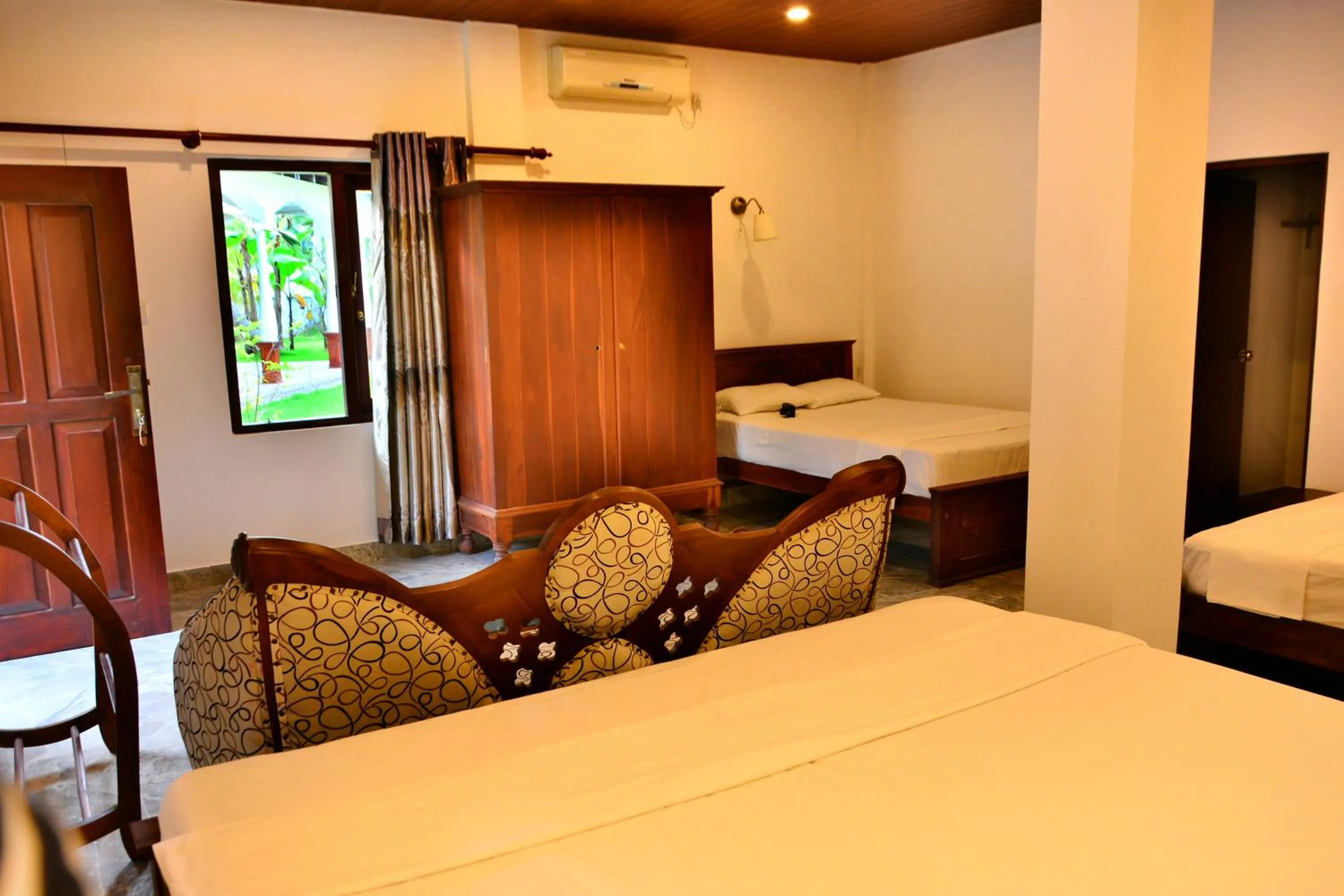 Photo of the whole room, Bed in Lucas