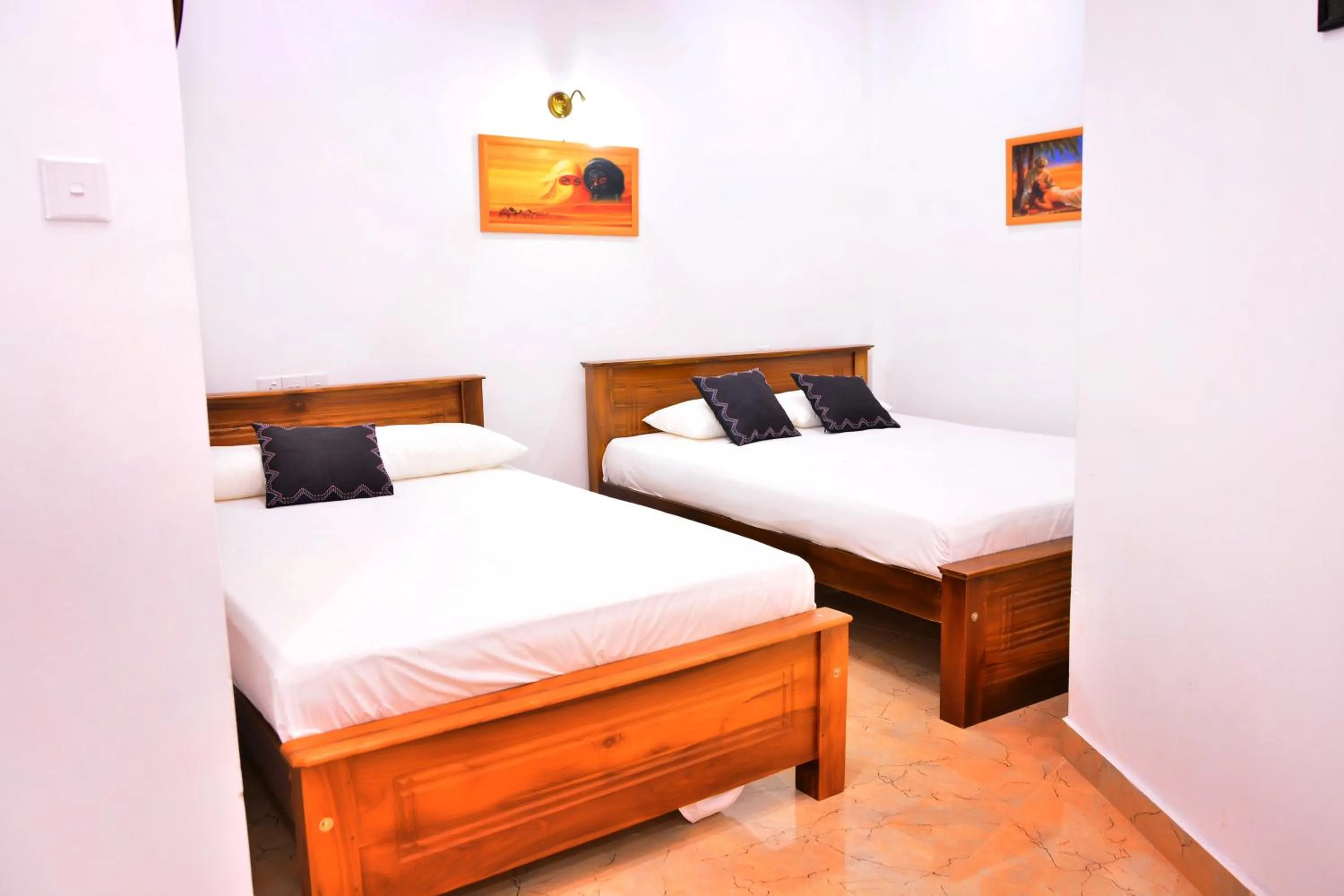 Photo of the whole room in Lucas