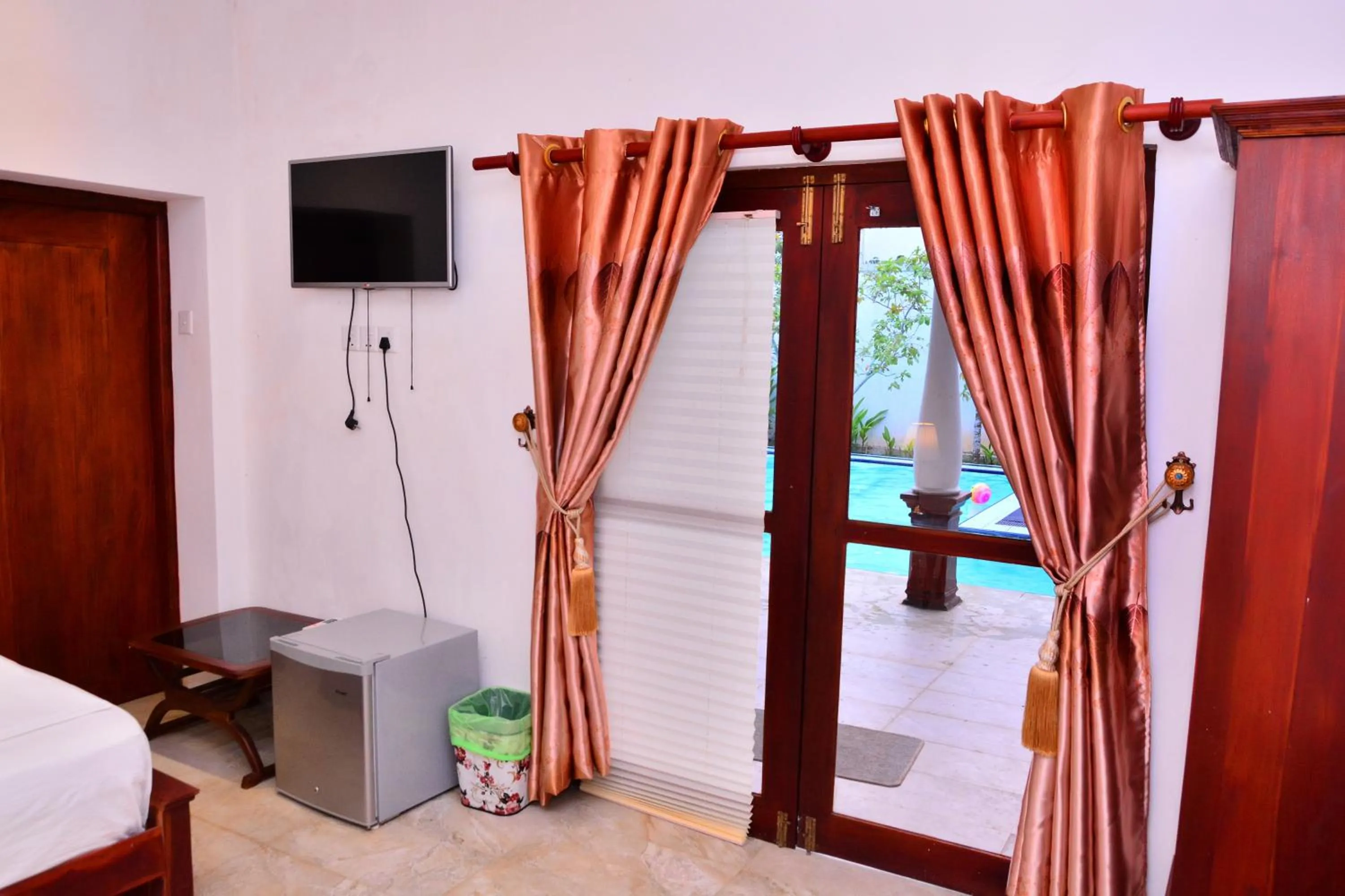 Photo of the whole room, TV/Entertainment Center in Lucas