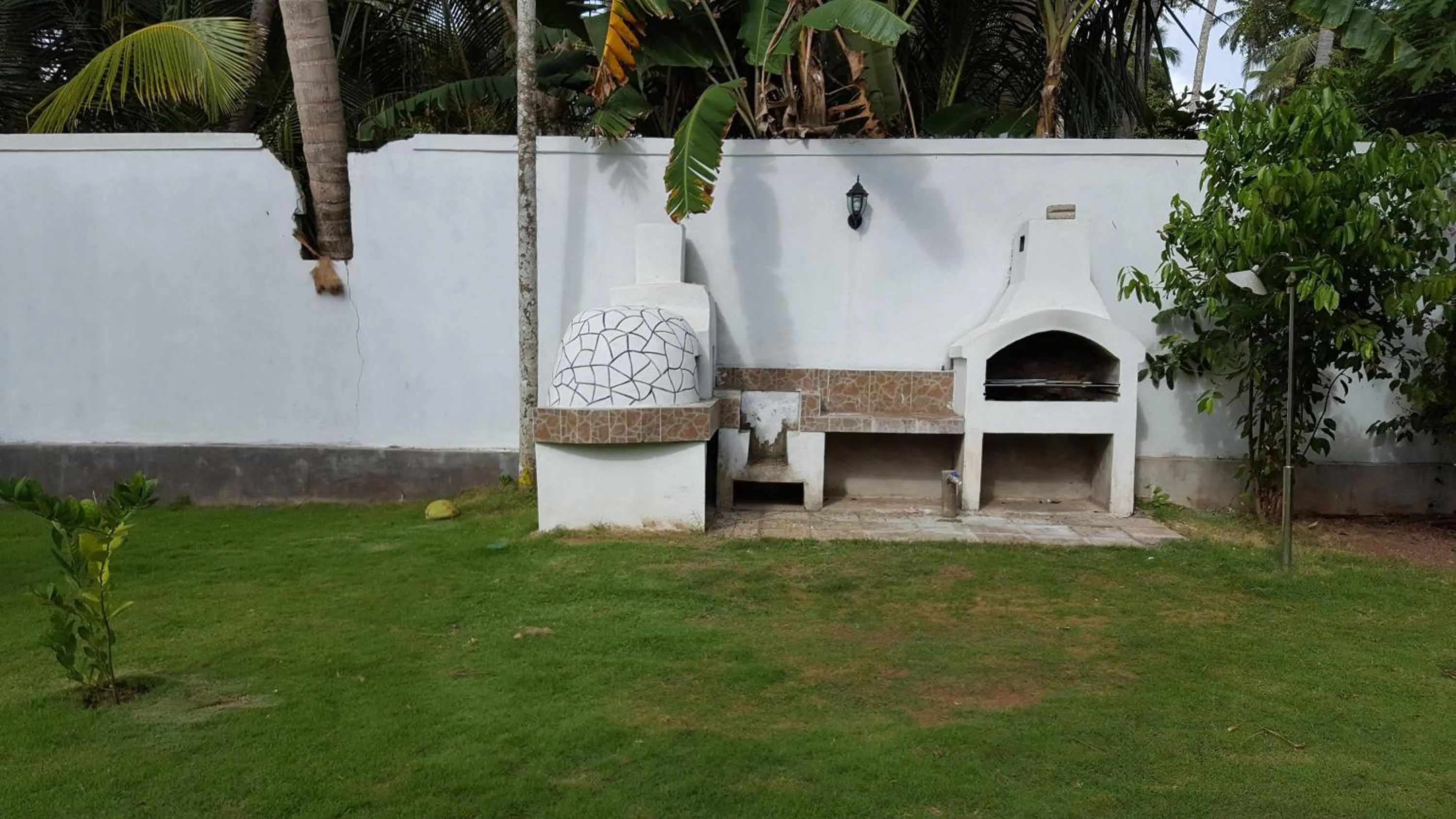 BBQ facilities, Garden in Lucas