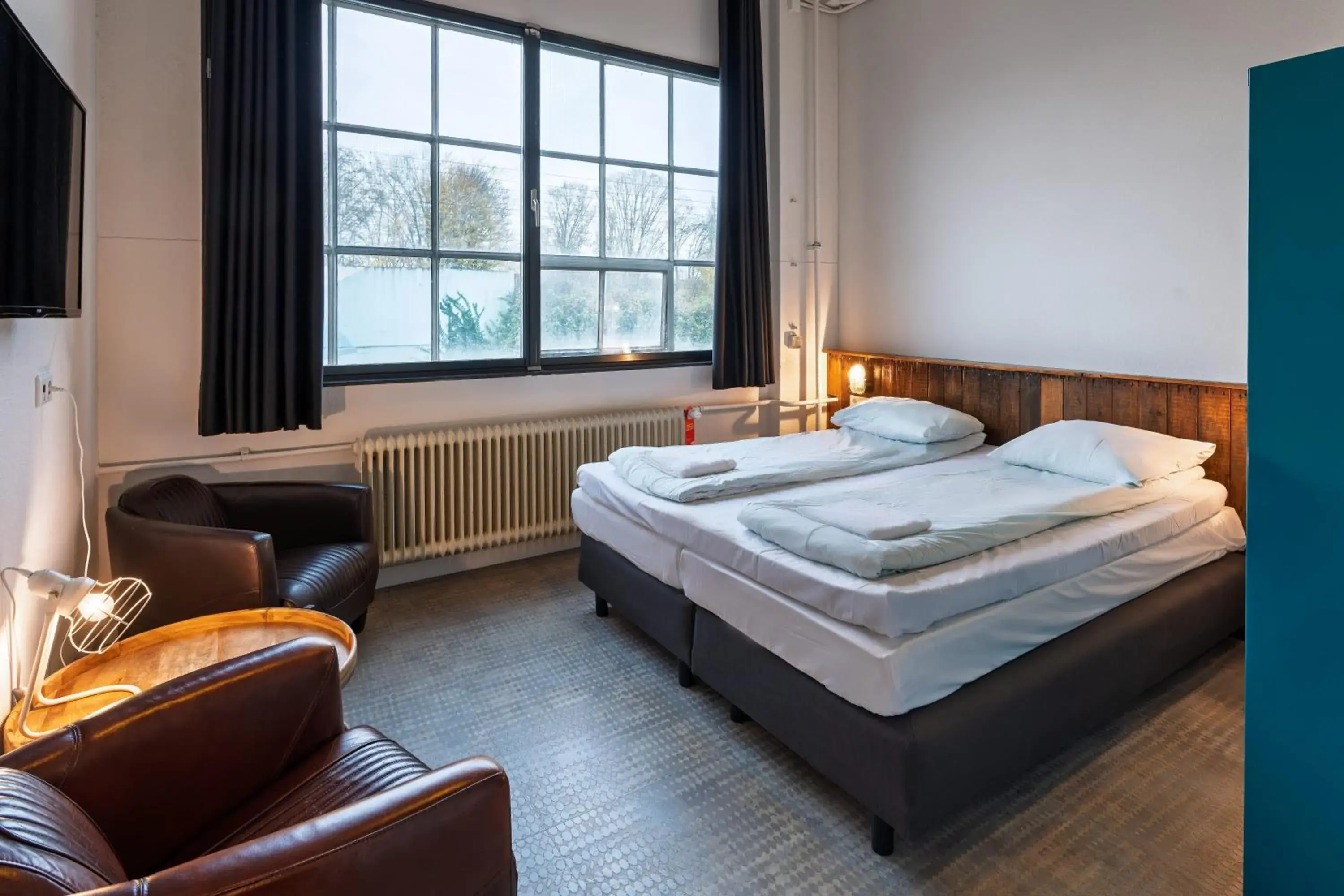 Comfort Double Room with Private Bathroom and Shower in Stayokay Hostel Eindhoven Comfort Double Room with Private Bathroom and Shower in Stayokay Hostel Eindhoven