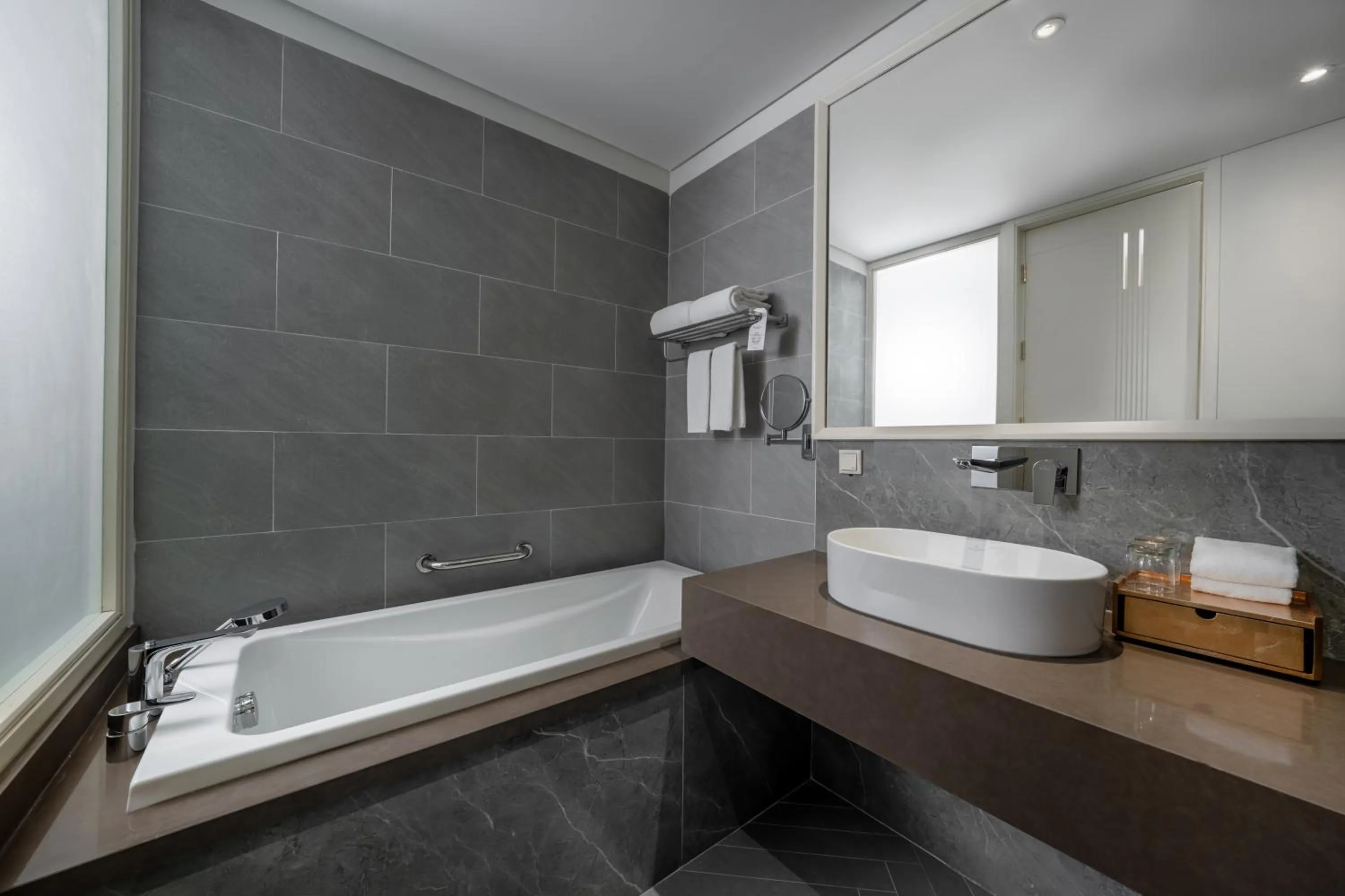 Bathroom in Epic Tower Swiss-Belresidences Hanoi