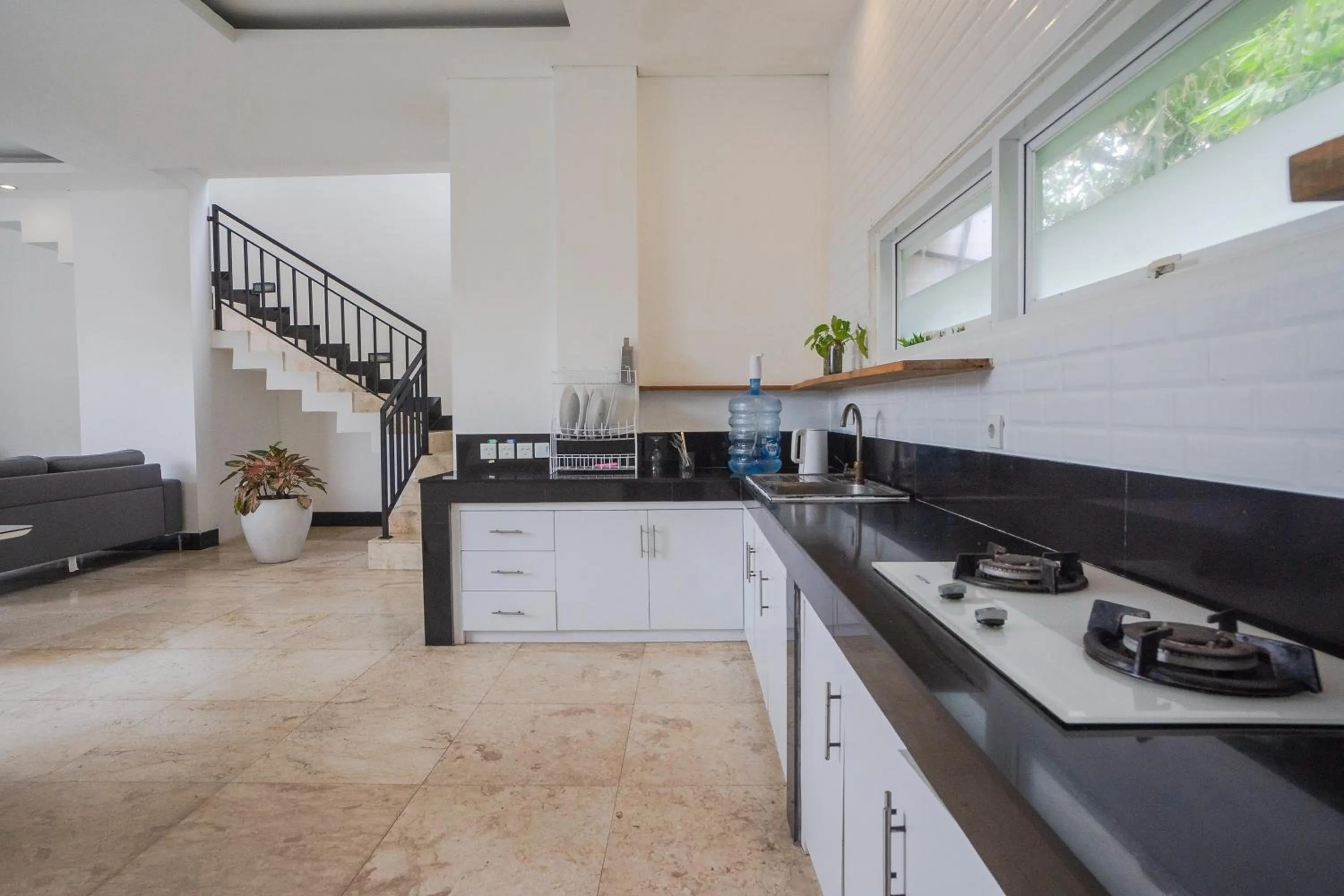 Kitchen or kitchenette in Villa Blue Margarita Canggu