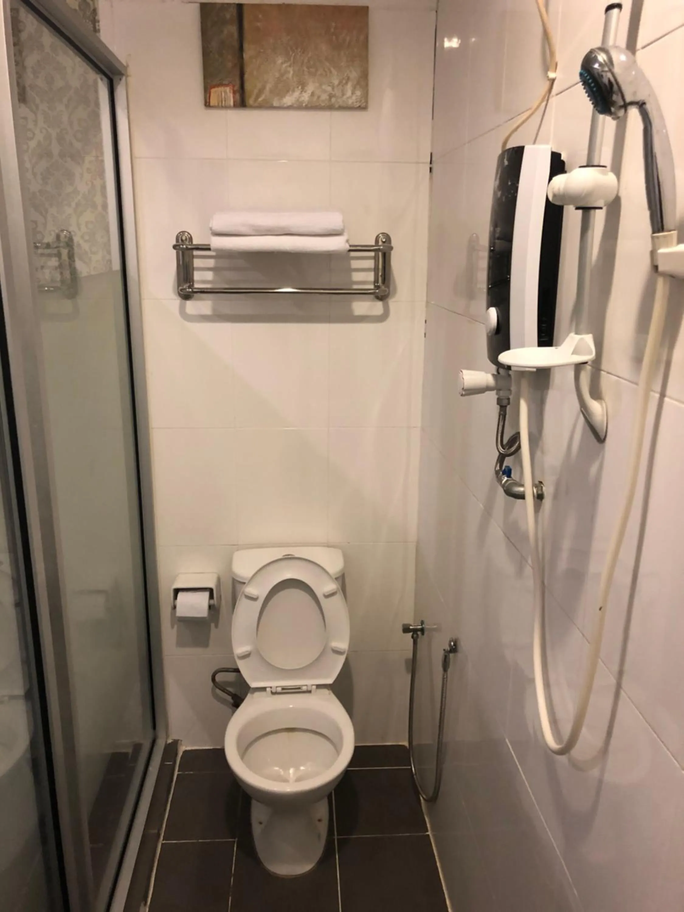 Shower in Woodpecker Lodge, Kuching