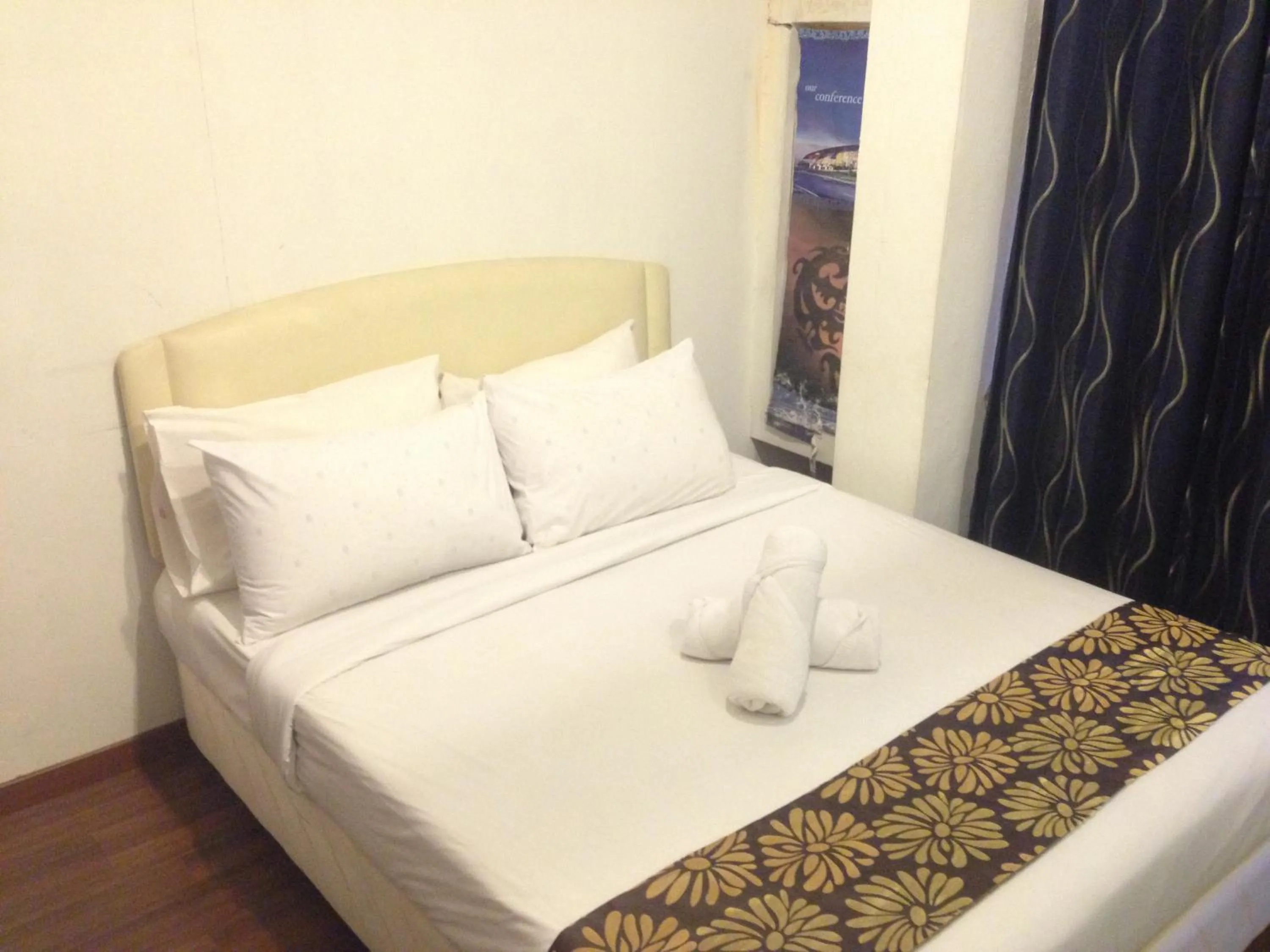 Property building, Bed in Woodpecker Lodge, Kuching