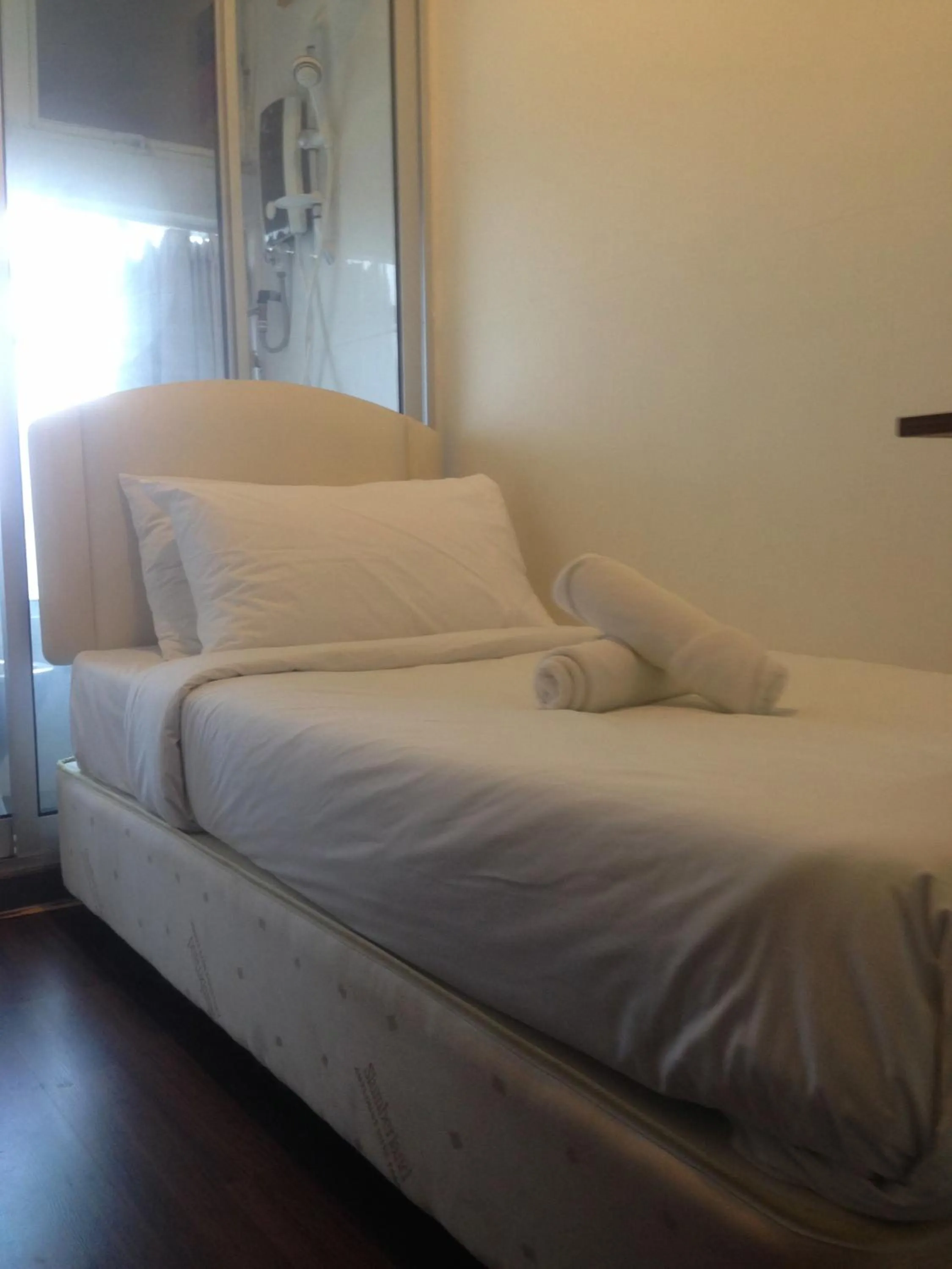 Bedroom, Bed in Woodpecker Lodge, Kuching