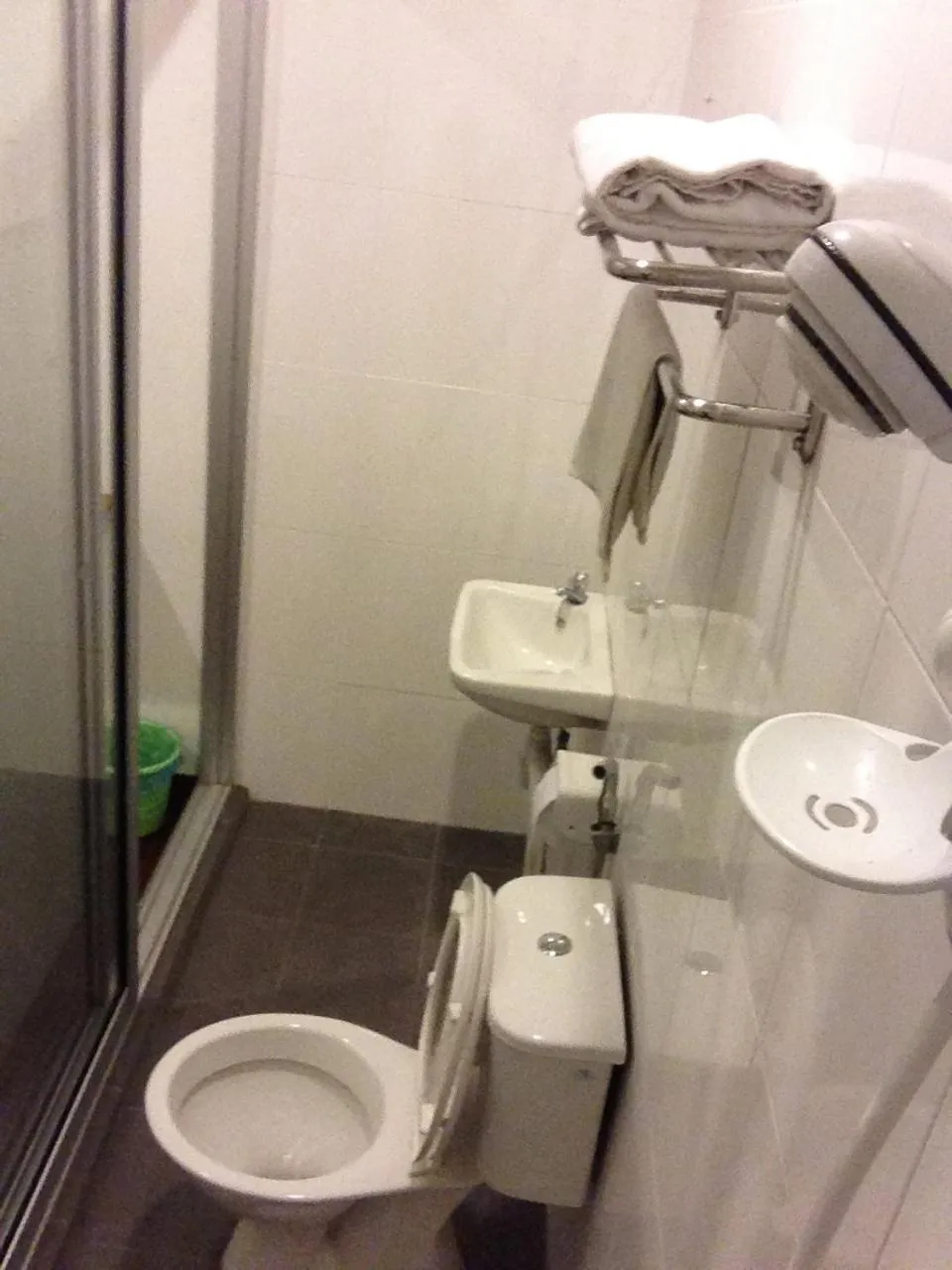 Bathroom in Woodpecker Lodge, Kuching