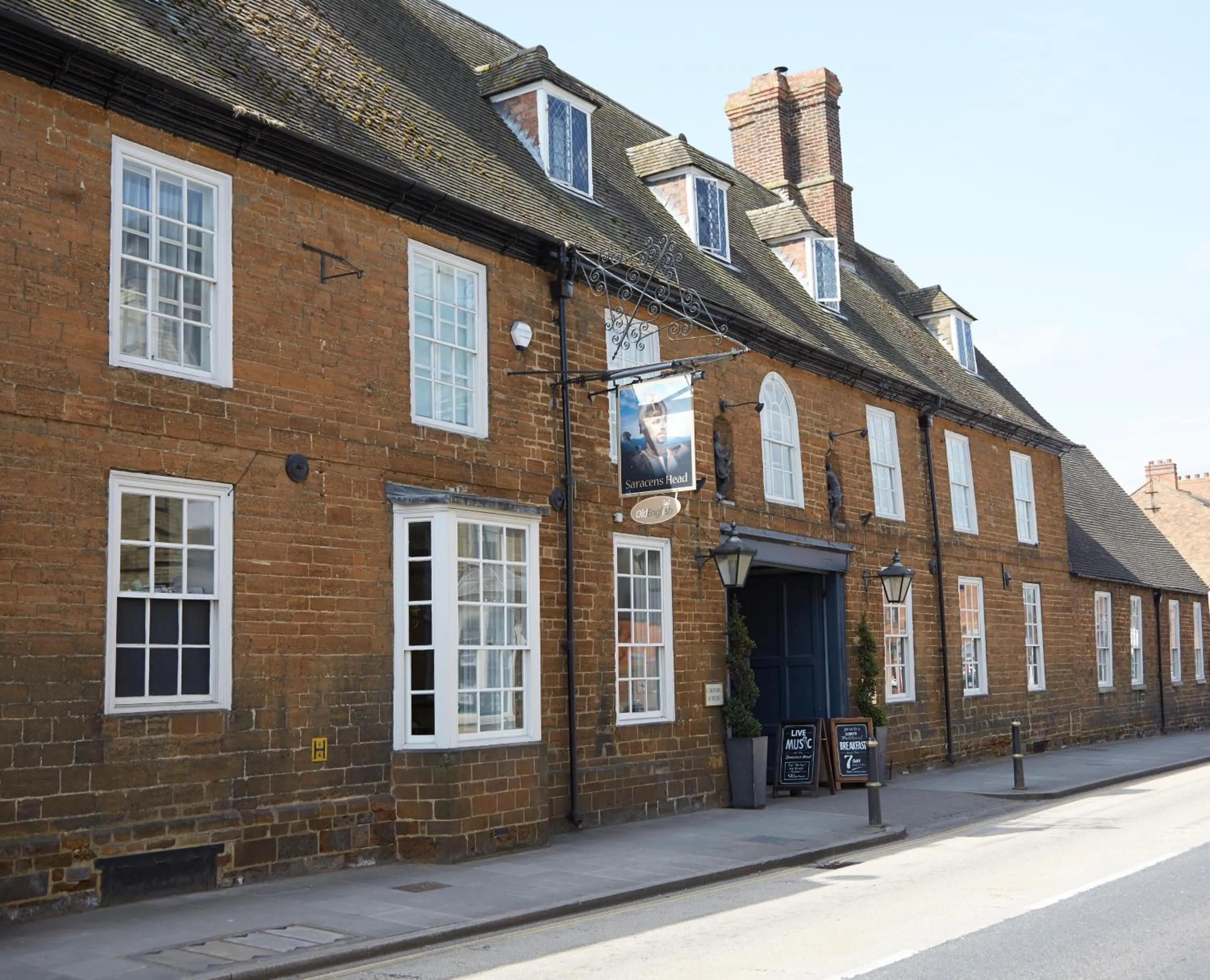 Property building in Saracens Head Hotel by Greene King Inns