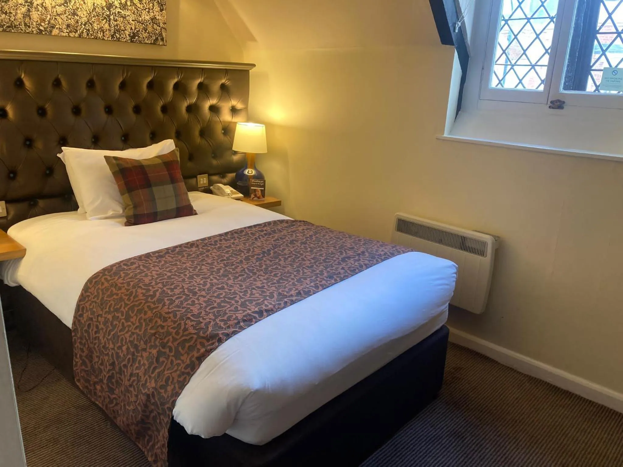 Bedroom, Bed in Saracens Head Hotel by Greene King Inns