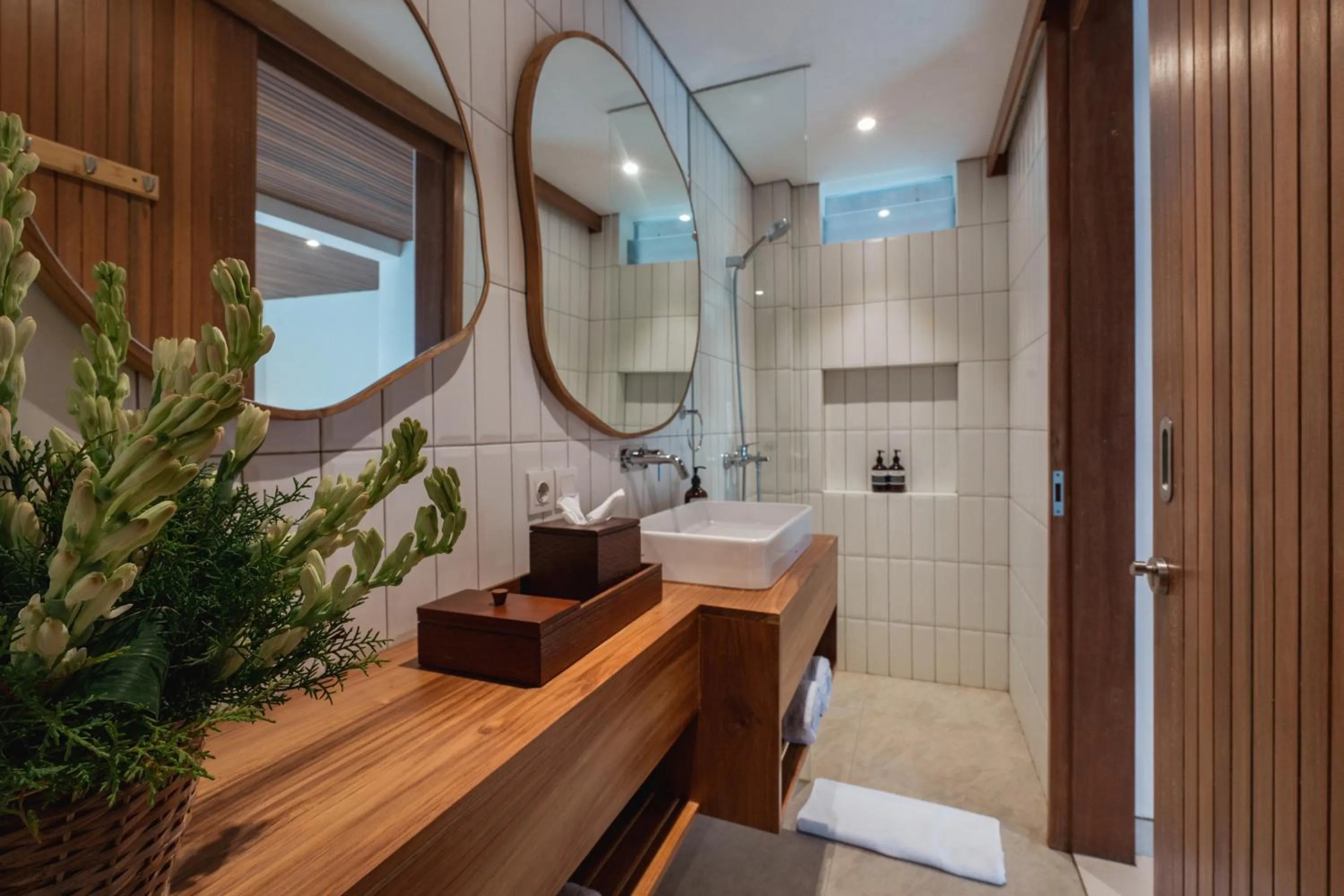 Bathroom in Villa Avocagolf Uluwatu by Nakula