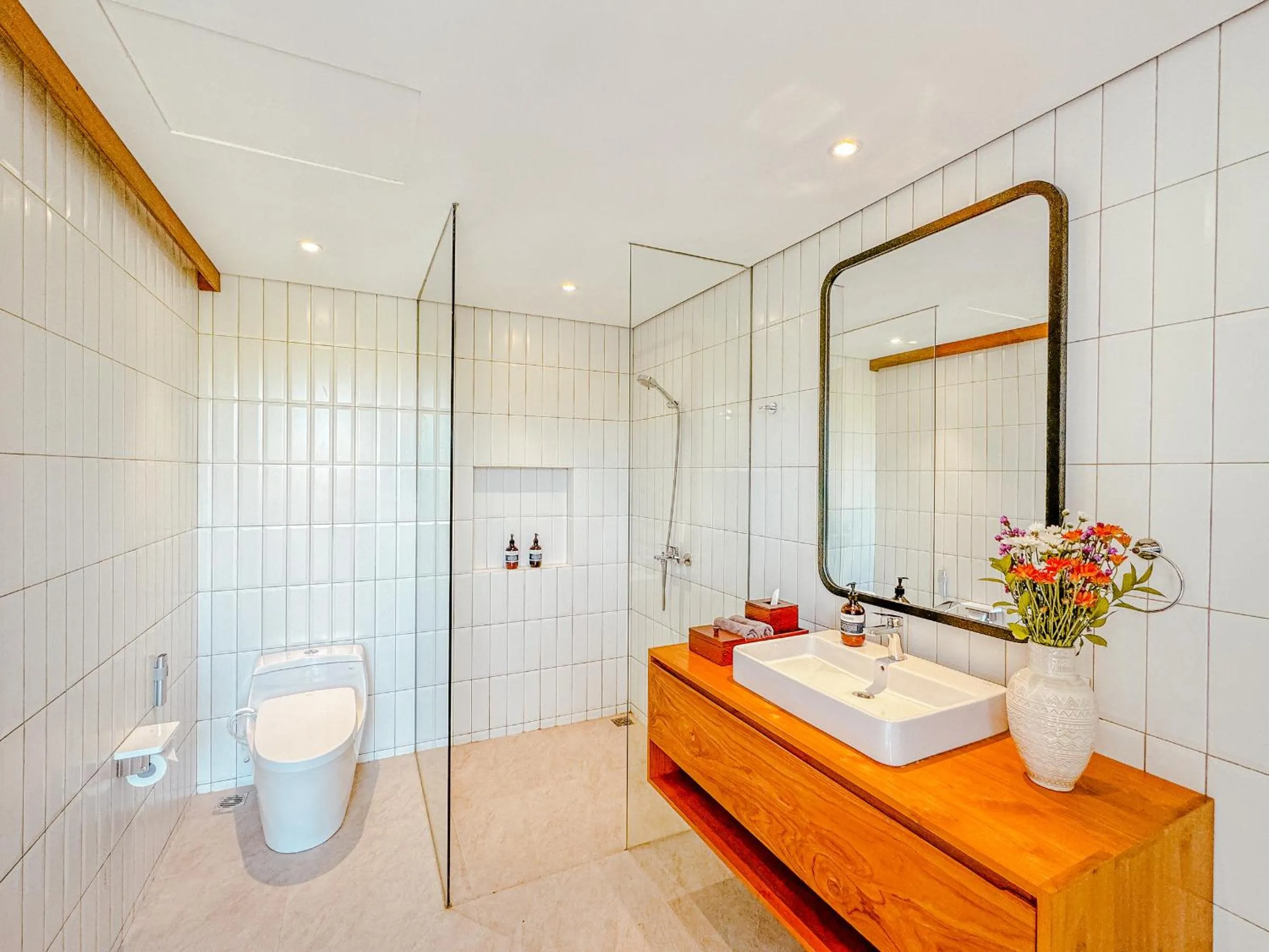 Bathroom in Villa Avocagolf Uluwatu by Nakula