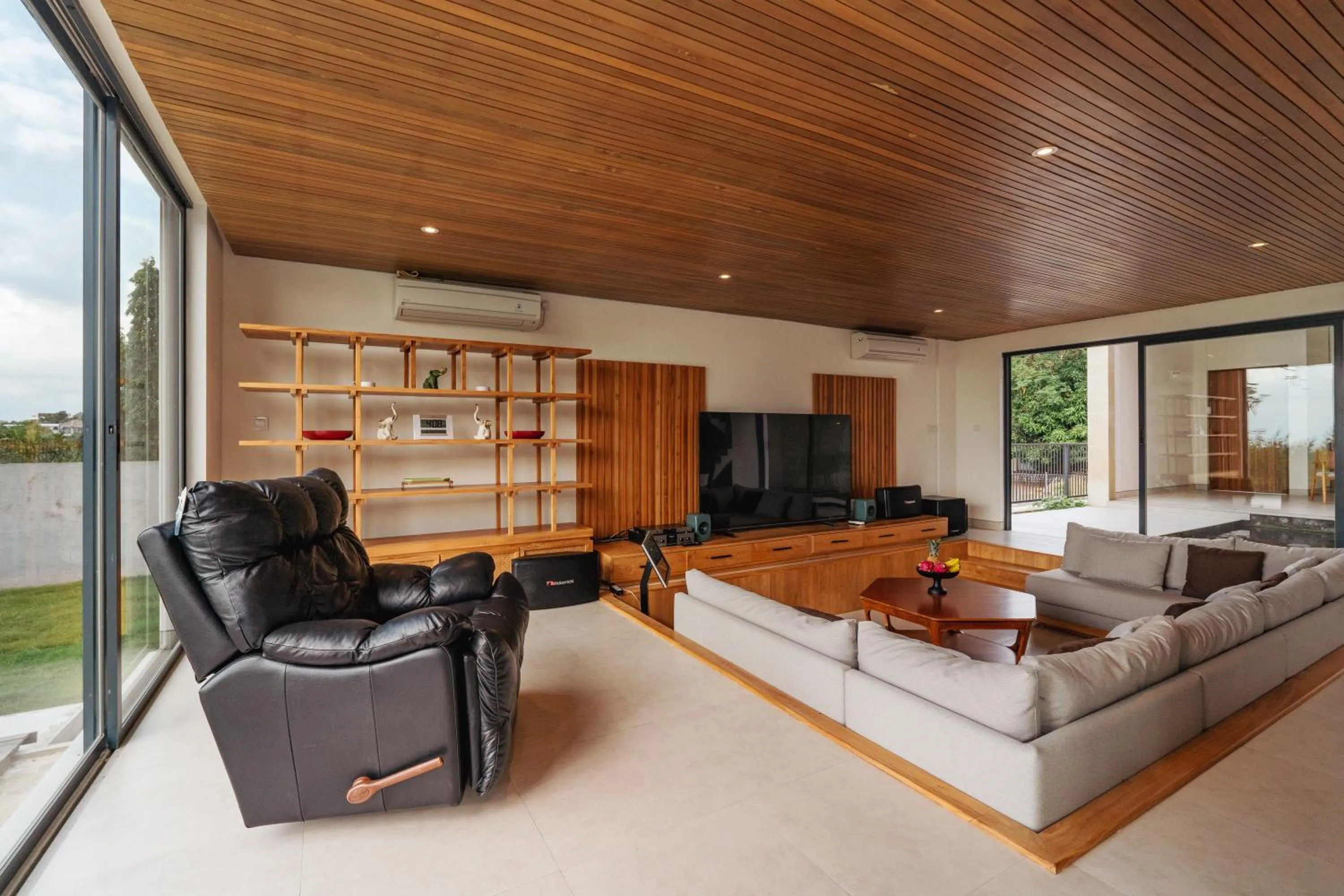 Family in Villa Avocagolf Uluwatu by Nakula