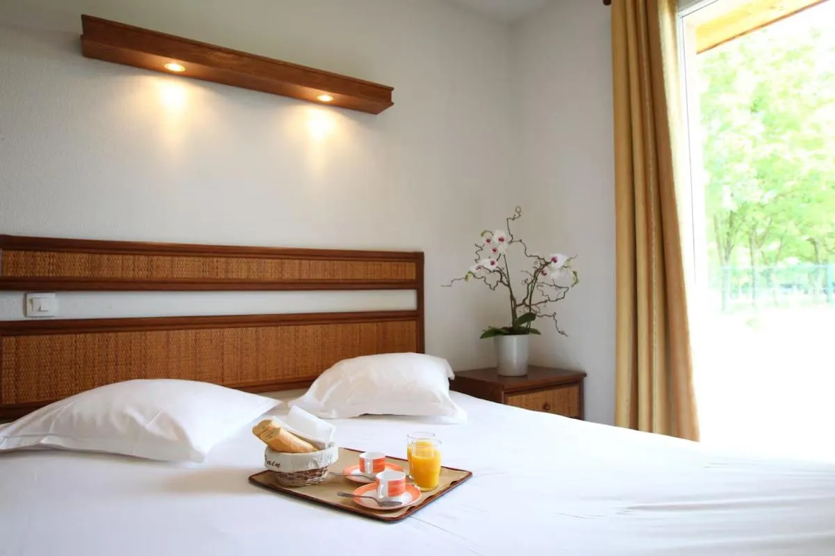 Bedroom, Bed in Domaine d'Agrippa Valence