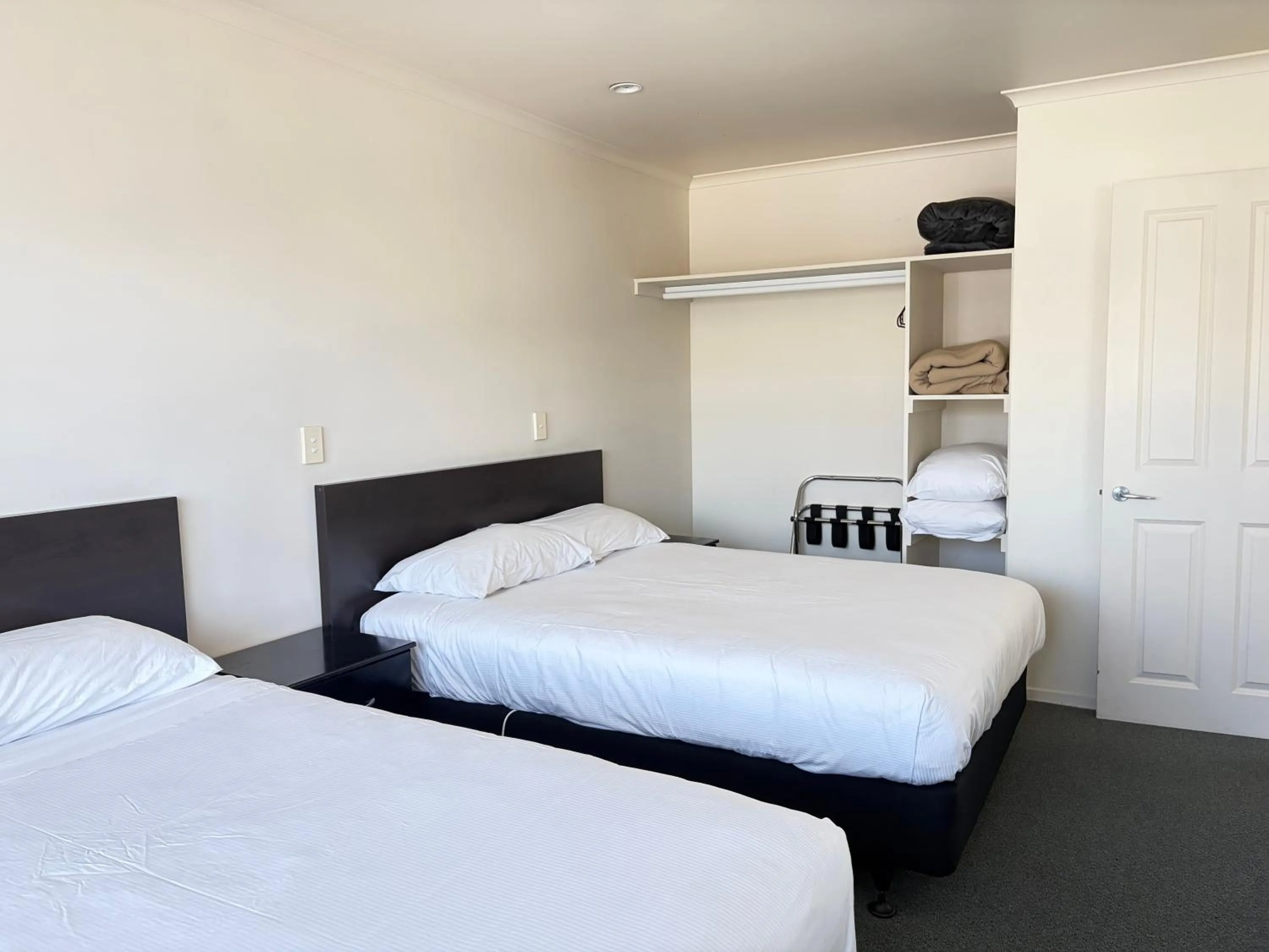 Bedroom, Bed in A'Abode Motor Lodge