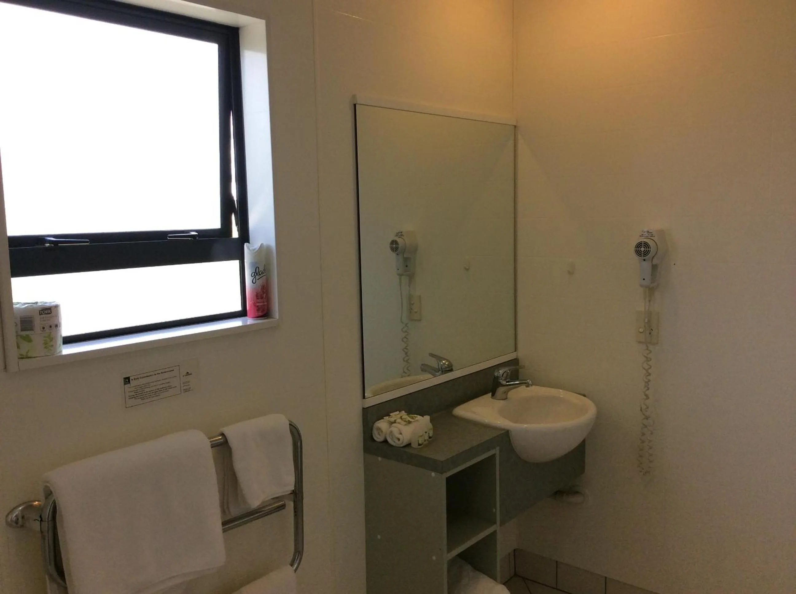 Bathroom in A'Abode Motor Lodge