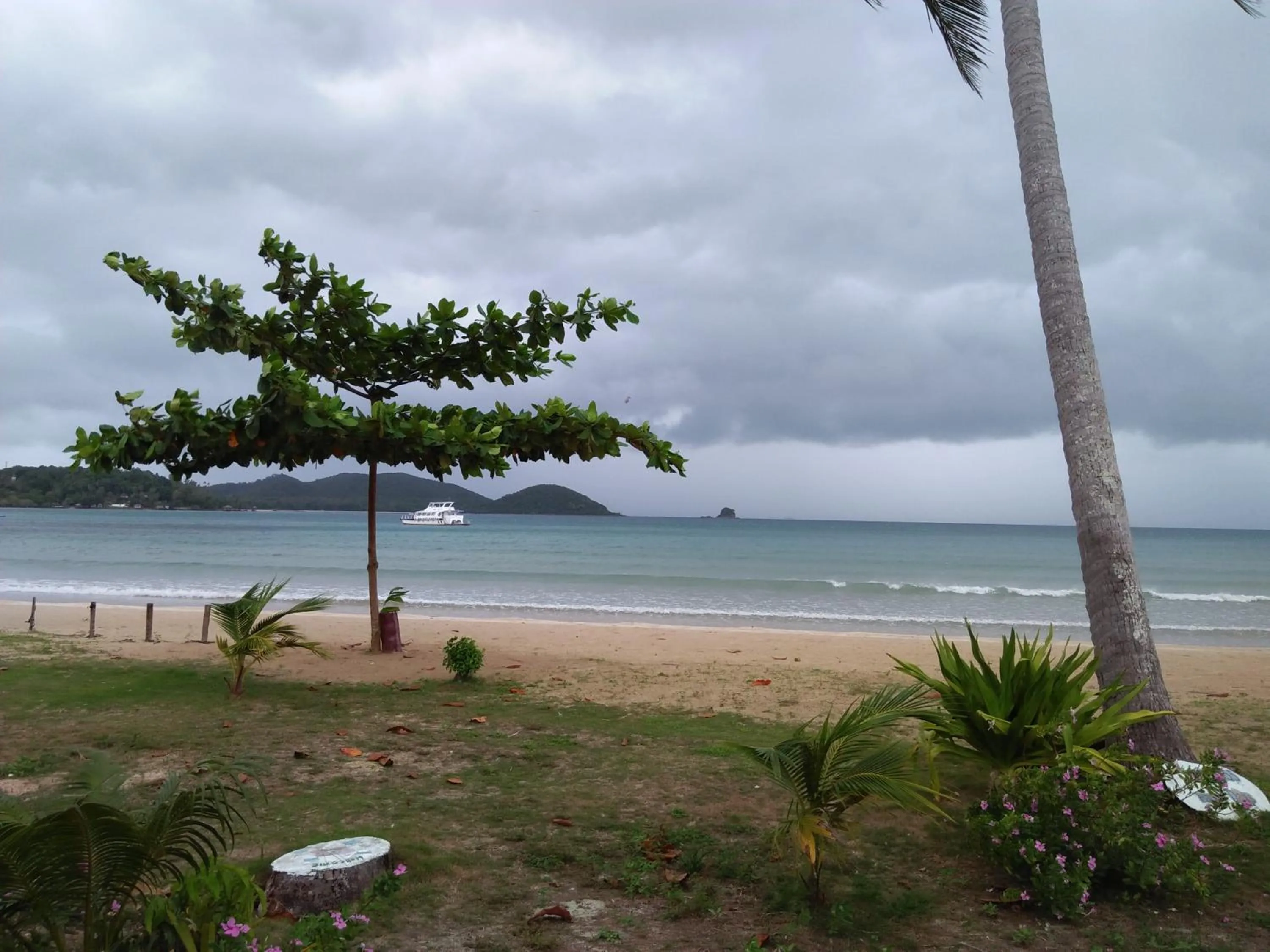 Beach in Happy Days Resort
