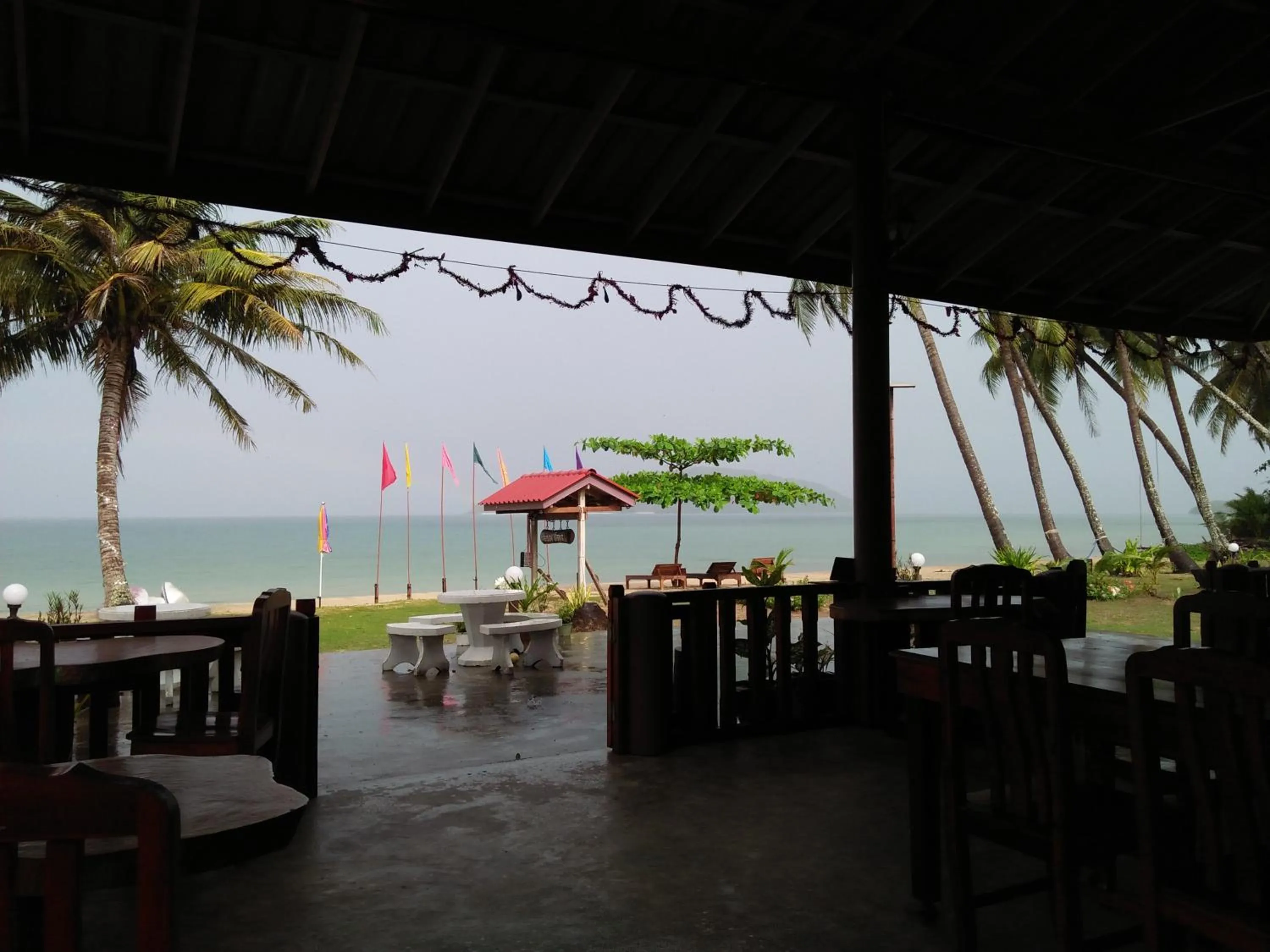 Restaurant/places to eat in Happy Days Resort